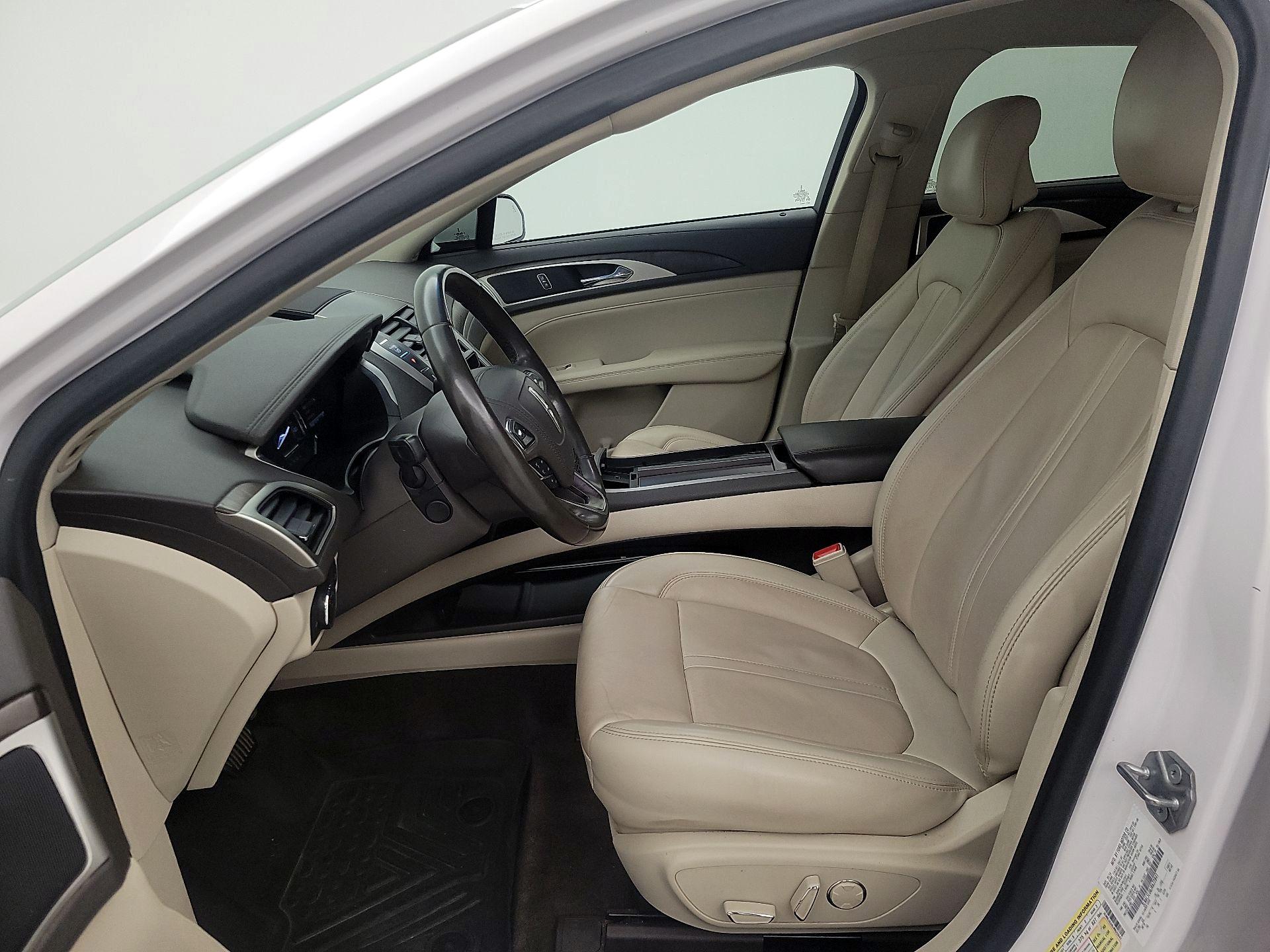 Thumbnail: 2018 Lincoln MKZ - 11