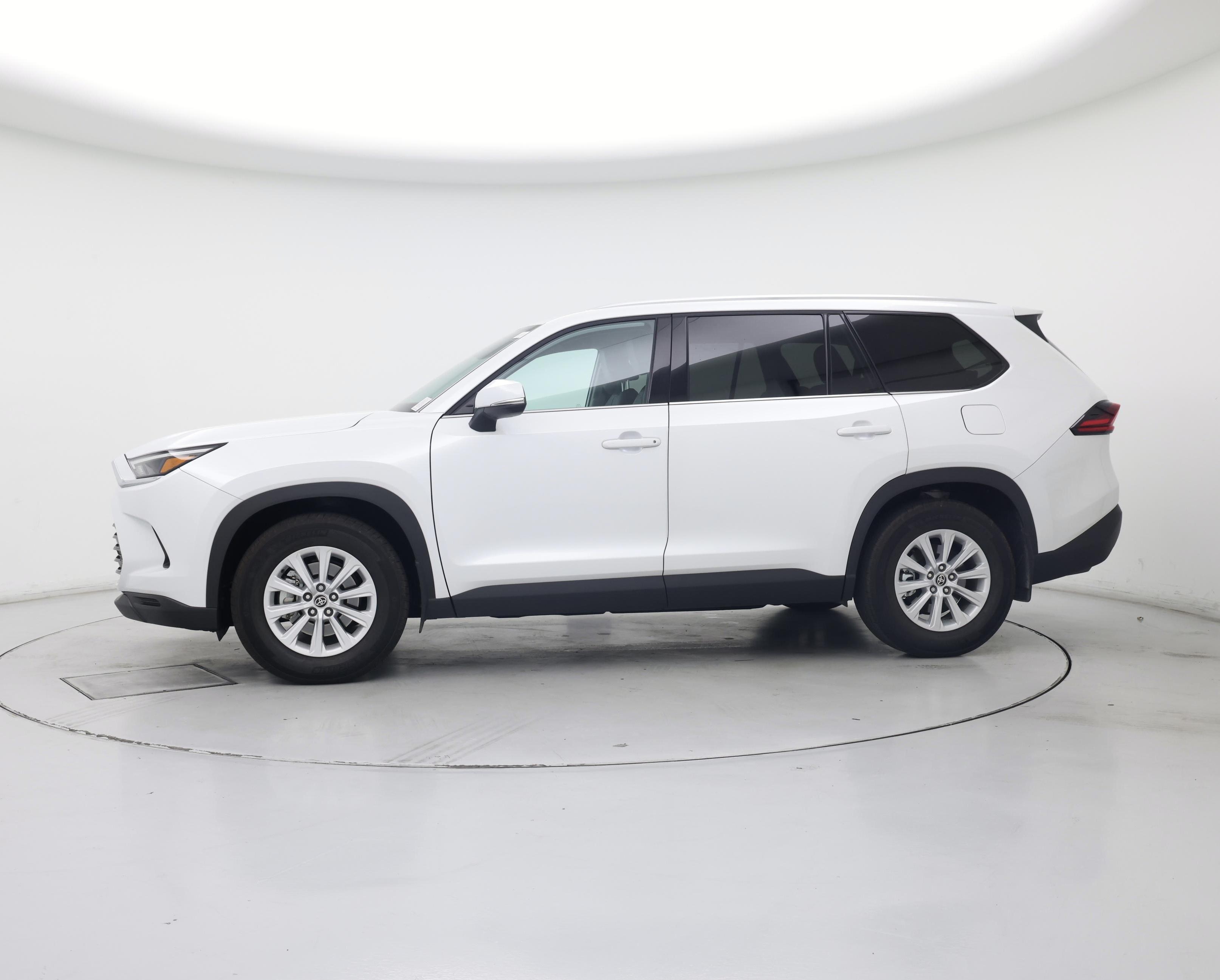 Thumbnail: 2026 Toyota Highlander - 3