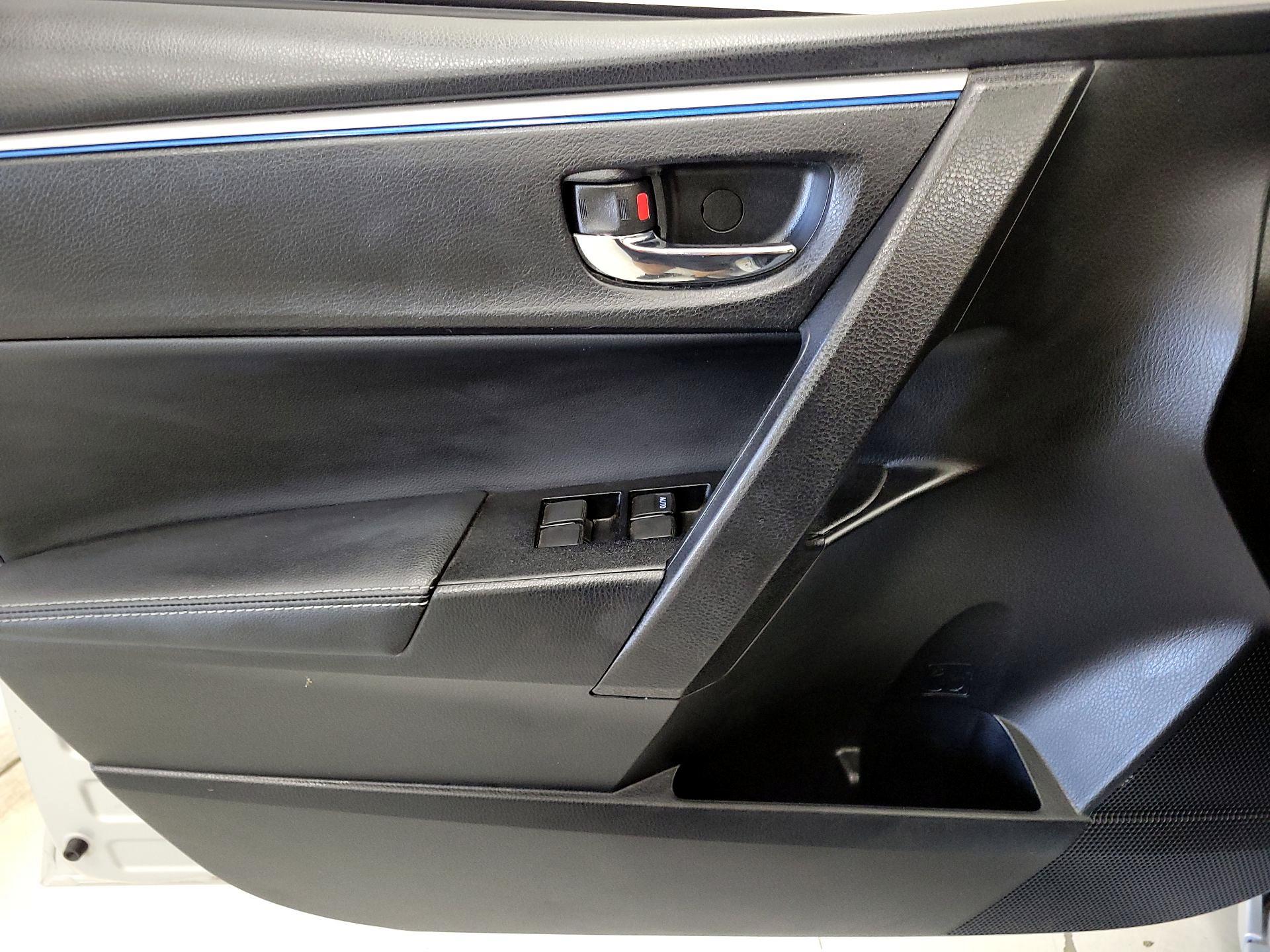 Thumbnail: 2014 Toyota Corolla - 12