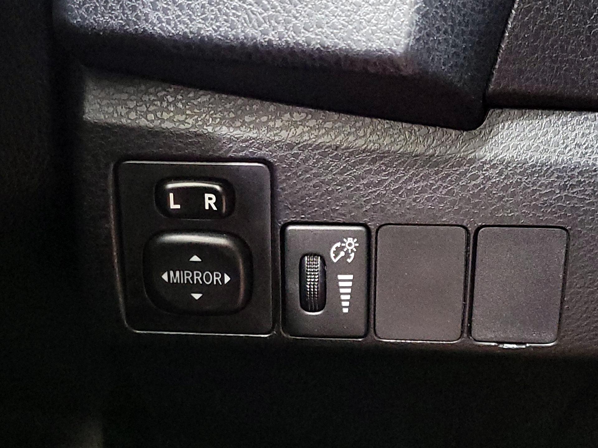 Thumbnail: 2014 Toyota Corolla - 13