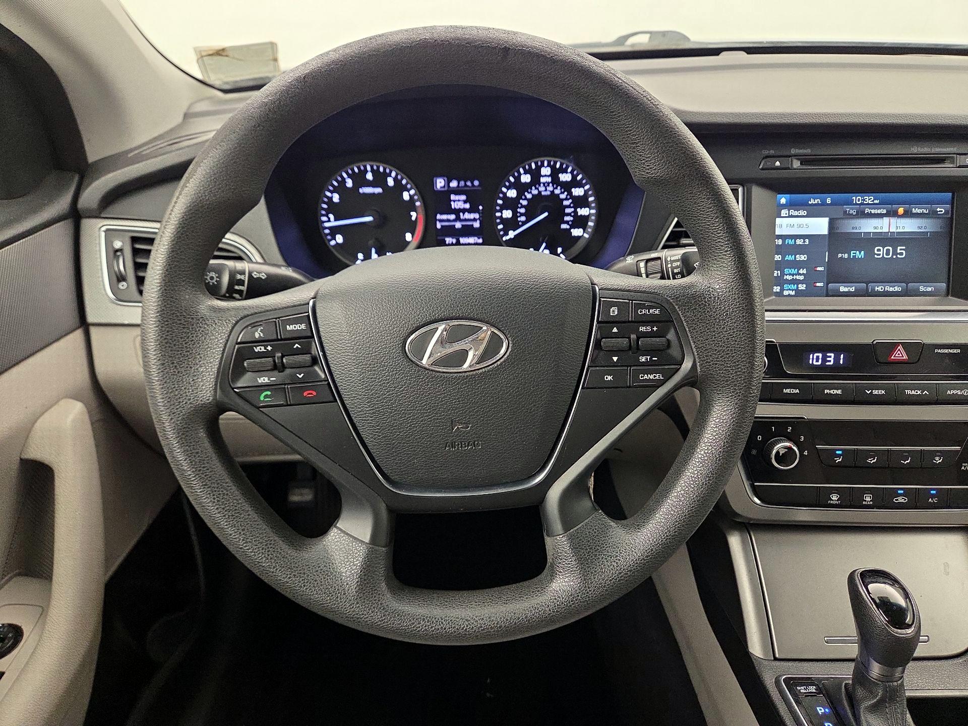 Thumbnail: 2016 Hyundai Sonata - 10
