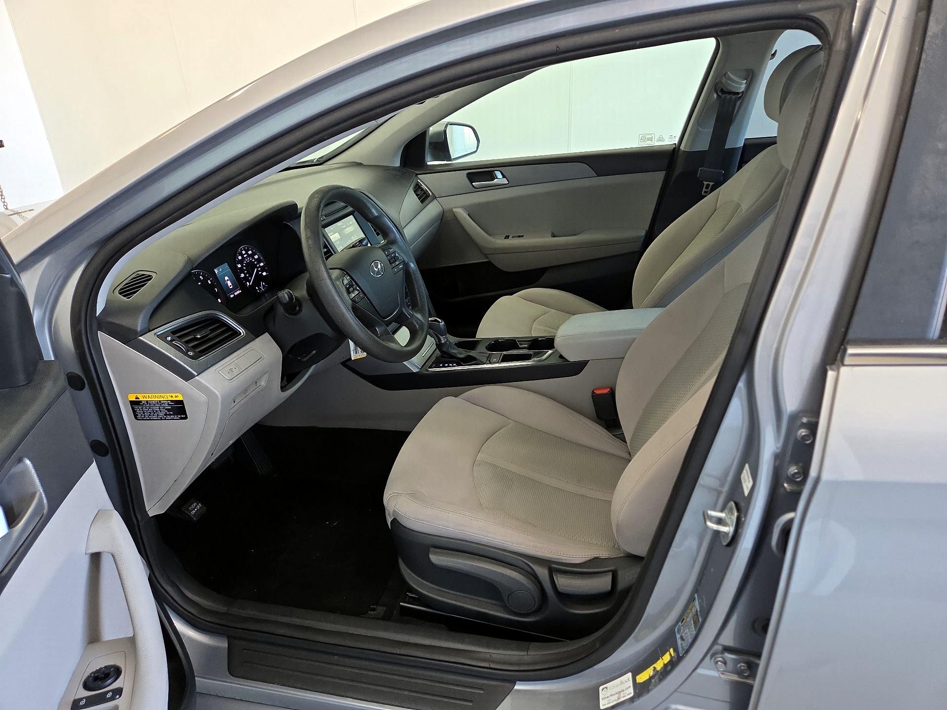 Thumbnail: 2016 Hyundai Sonata - 11