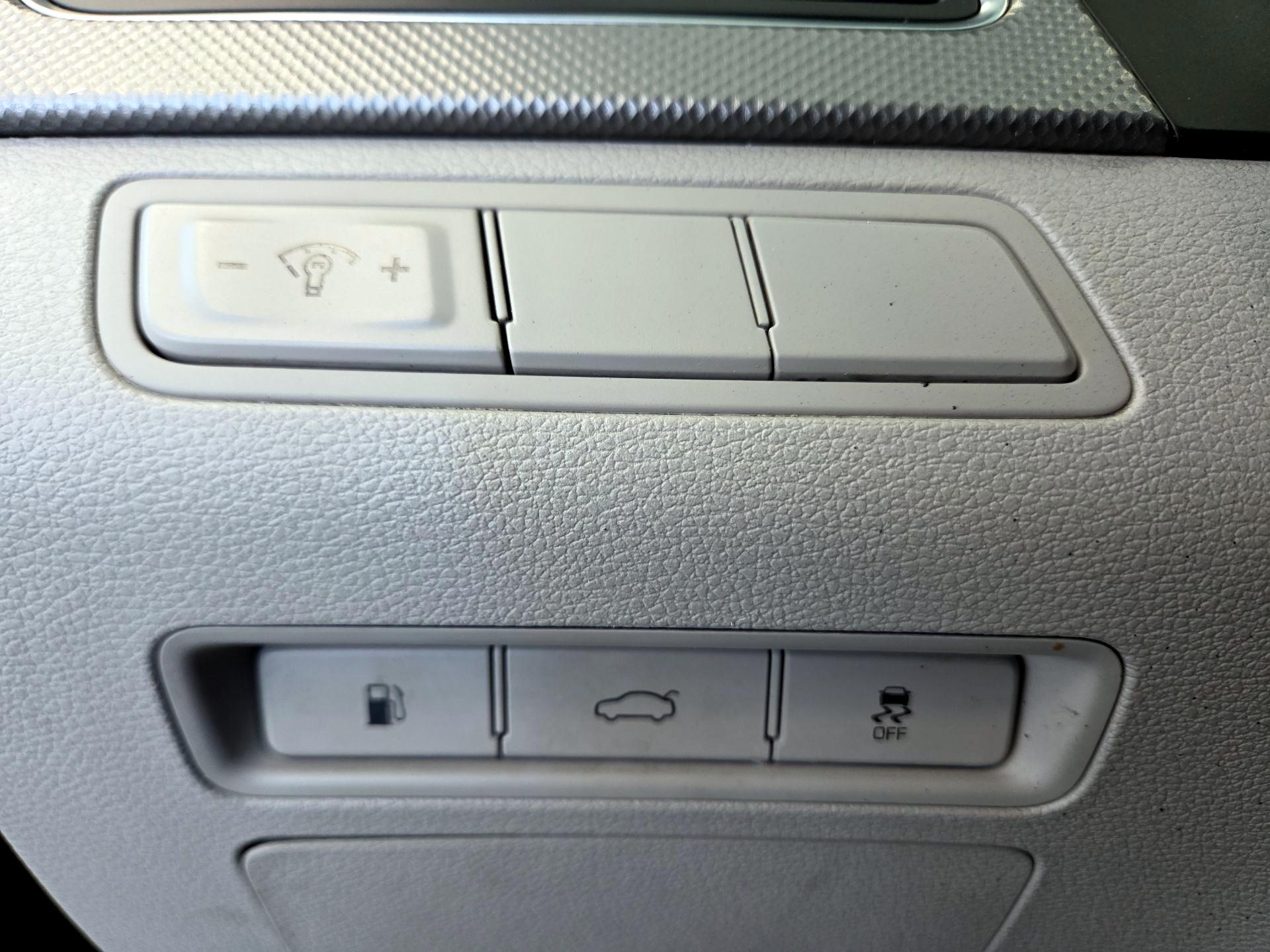 Thumbnail: 2016 Hyundai Sonata - 13