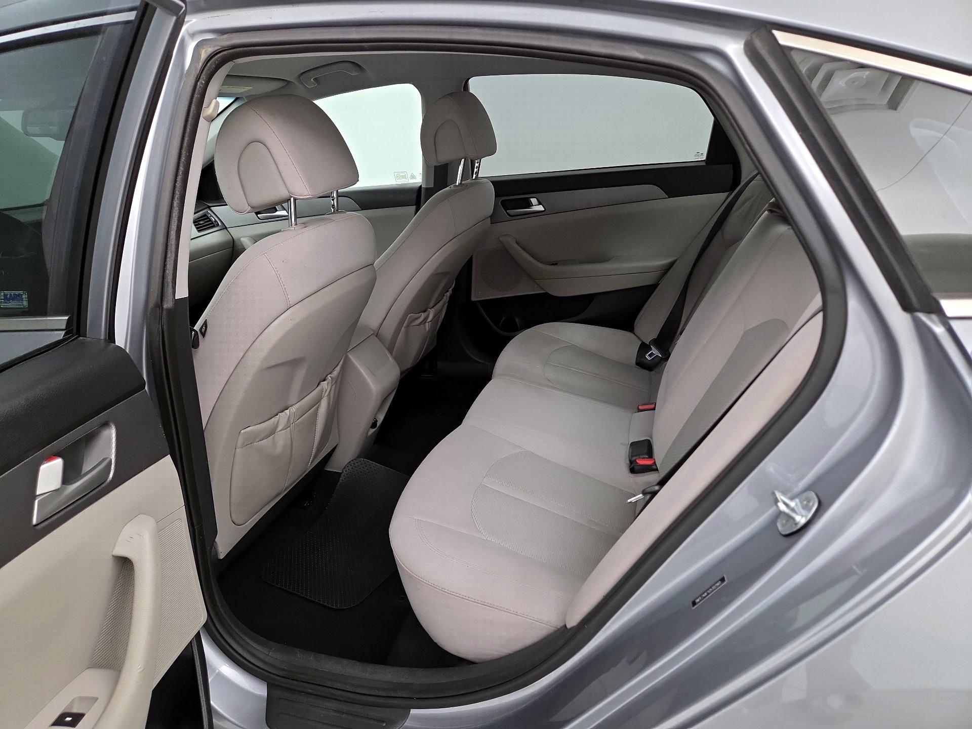 Thumbnail: 2016 Hyundai Sonata - 19