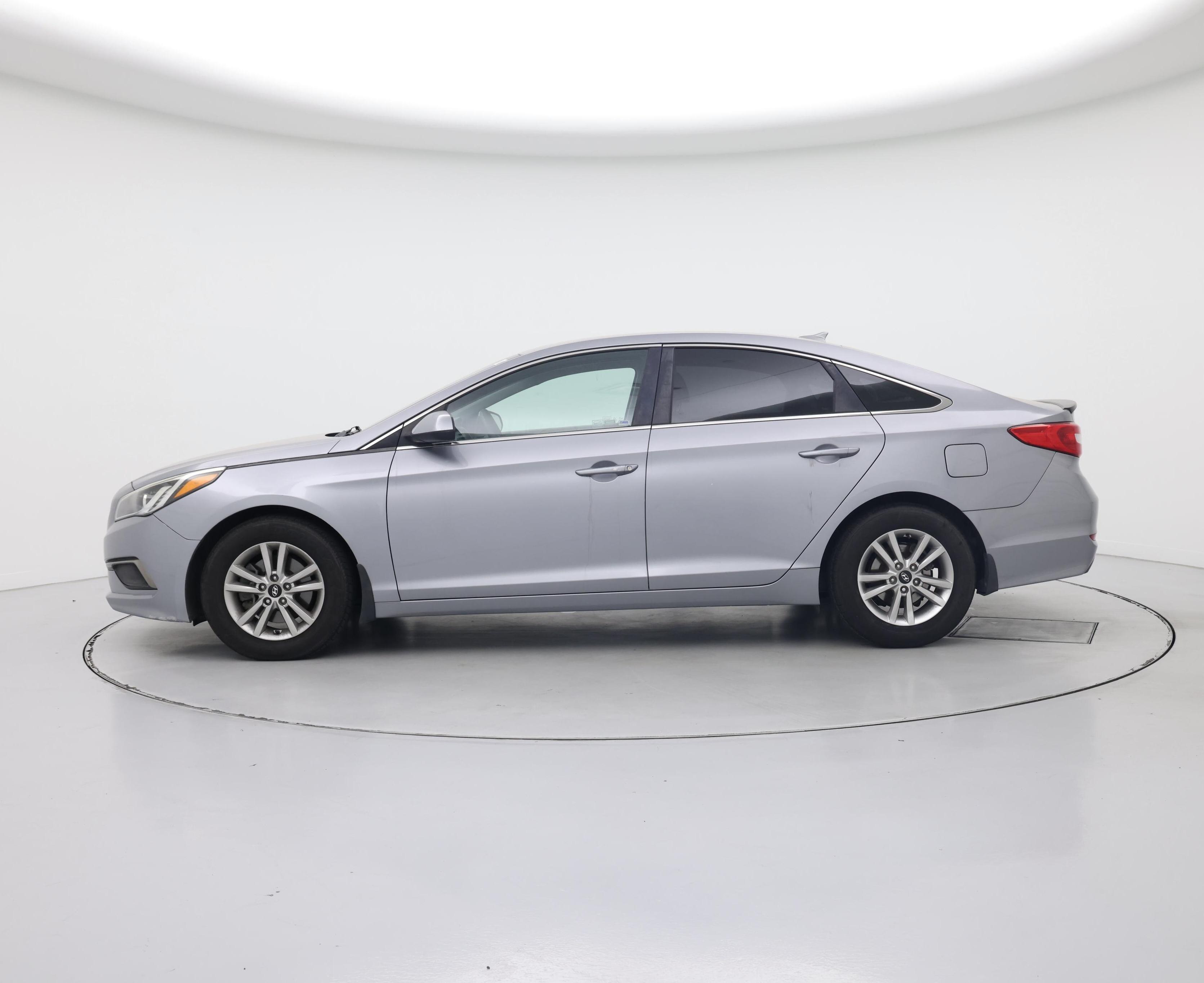 Thumbnail: 2016 Hyundai Sonata - 3