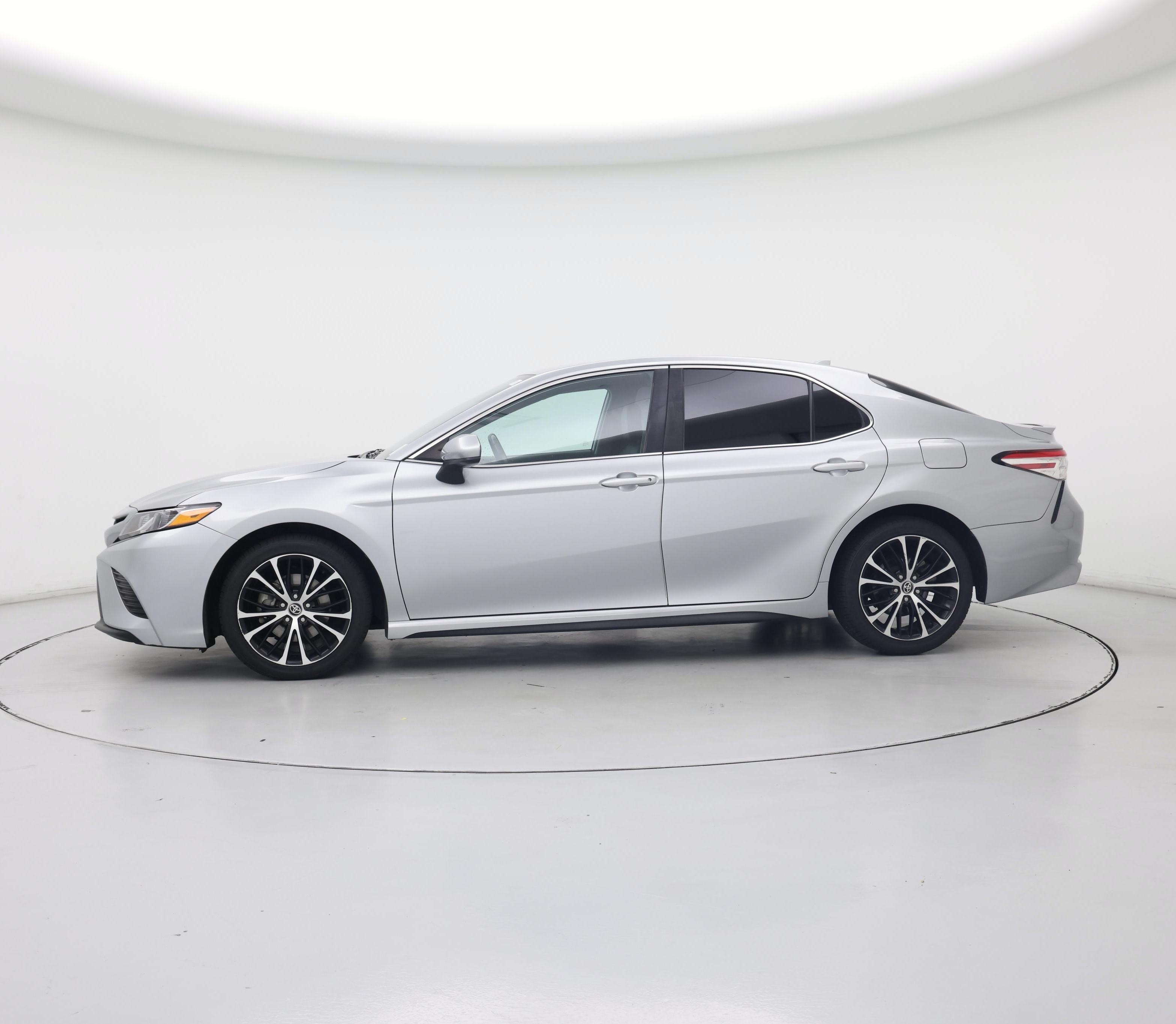 Thumbnail: 2020 Toyota Camry - 3