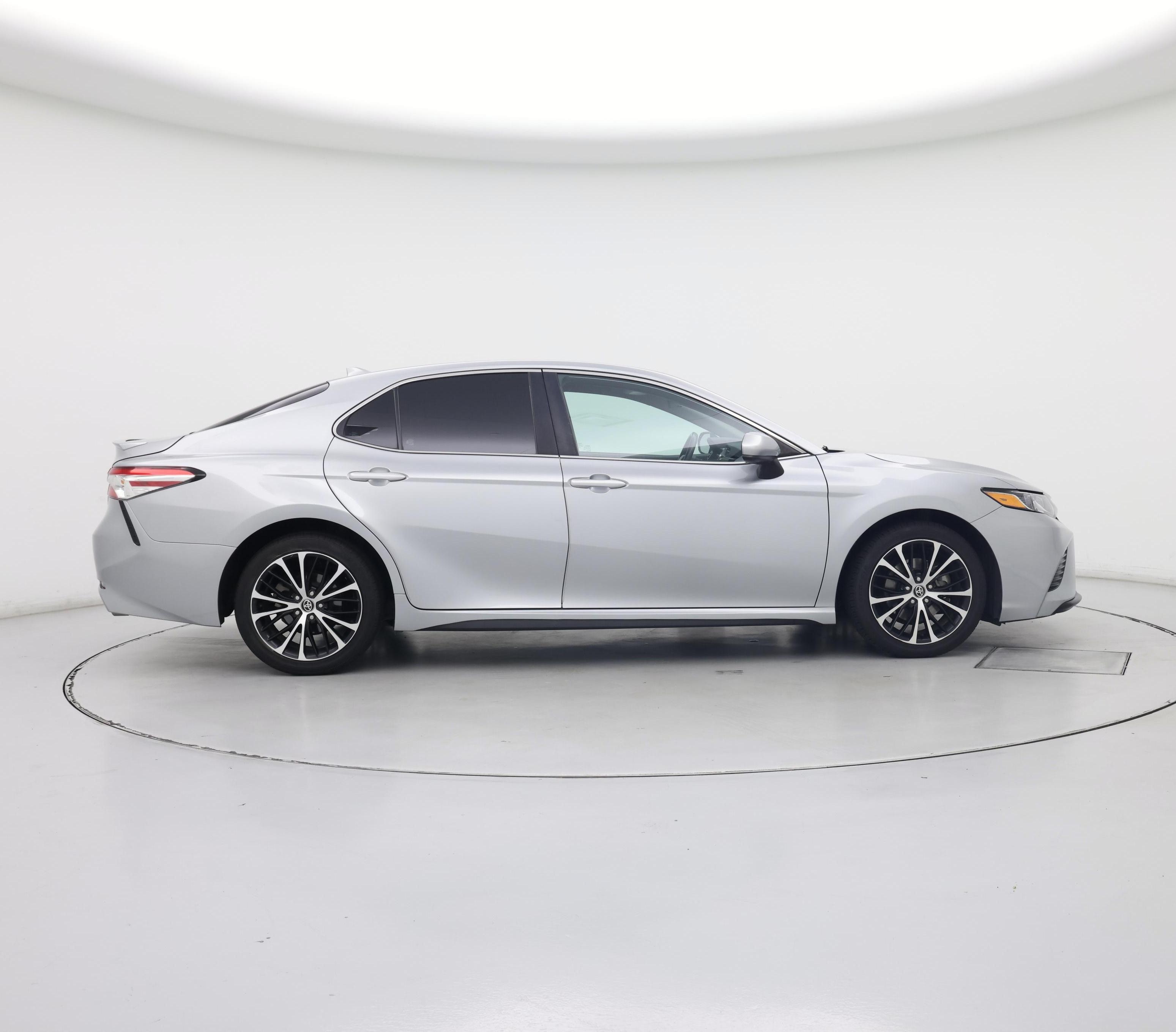 Thumbnail: 2020 Toyota Camry - 7