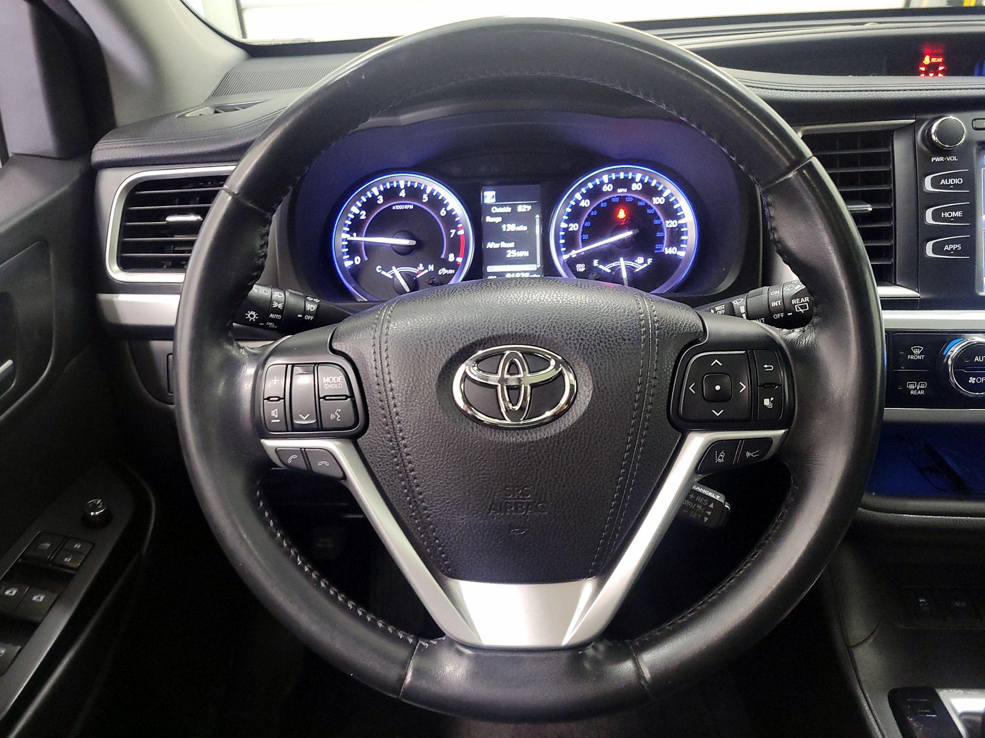 Thumbnail: 2018 Toyota Highlander - 10