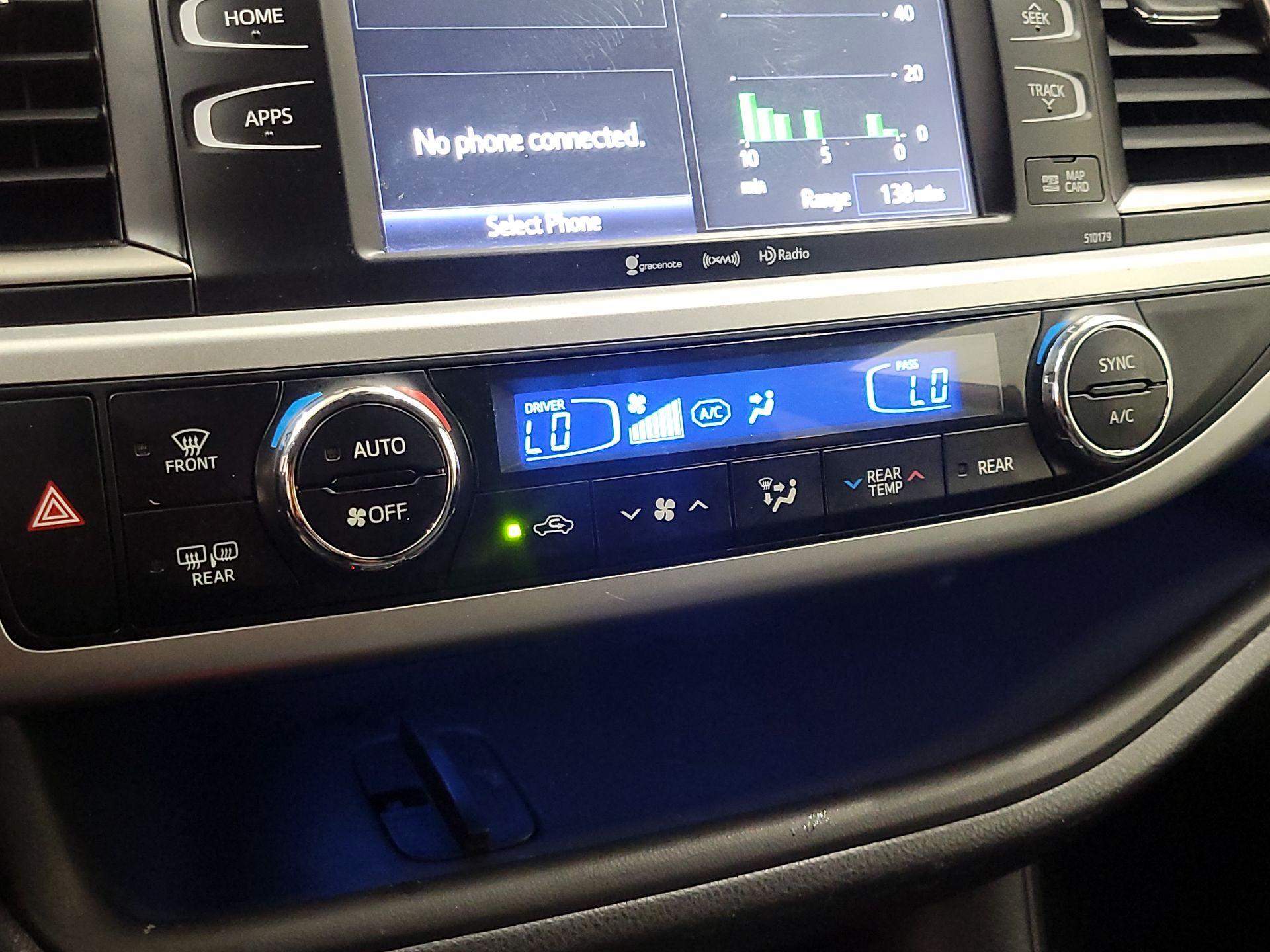 Thumbnail: 2018 Toyota Highlander - 16