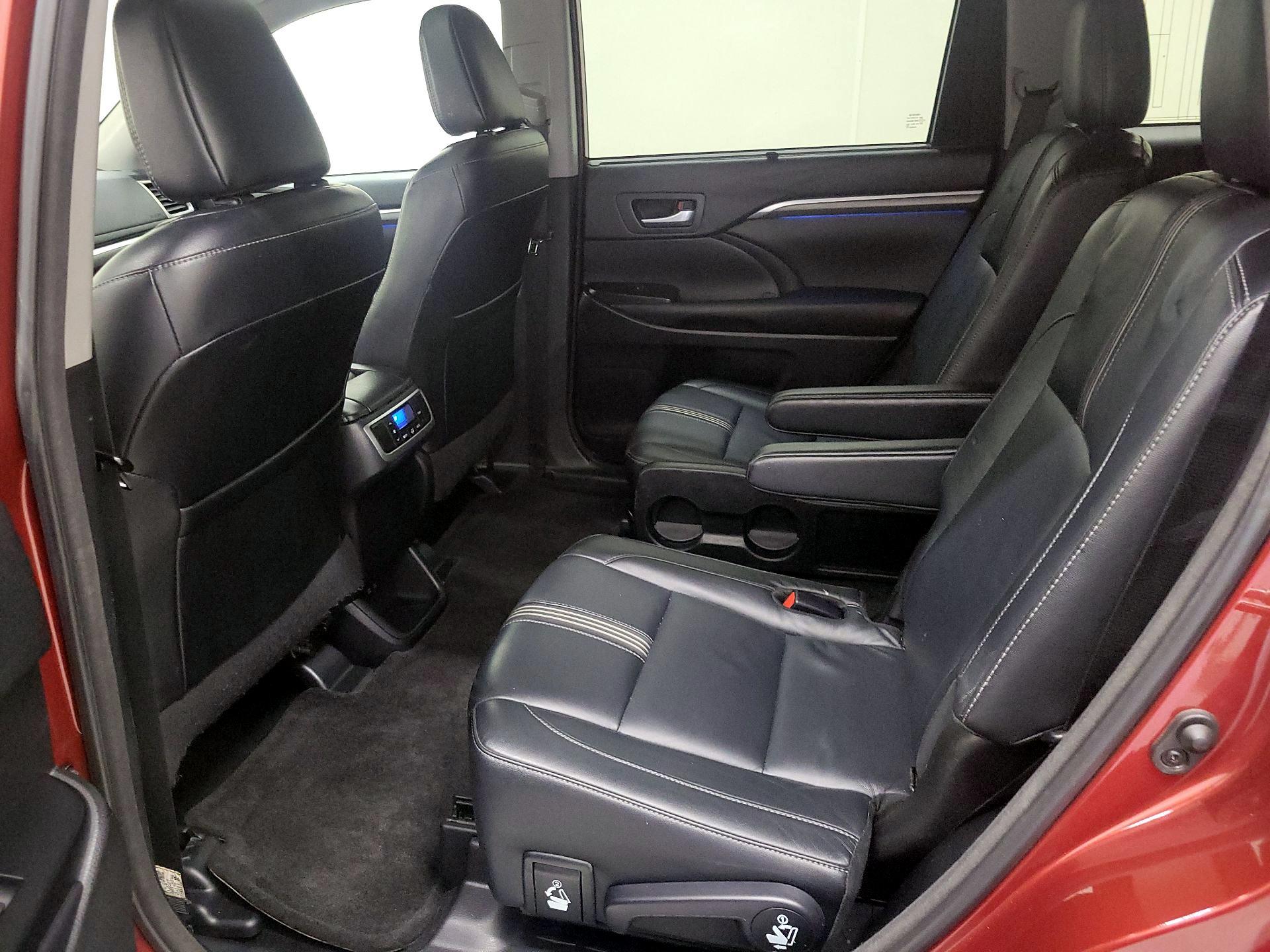 Thumbnail: 2018 Toyota Highlander - 20