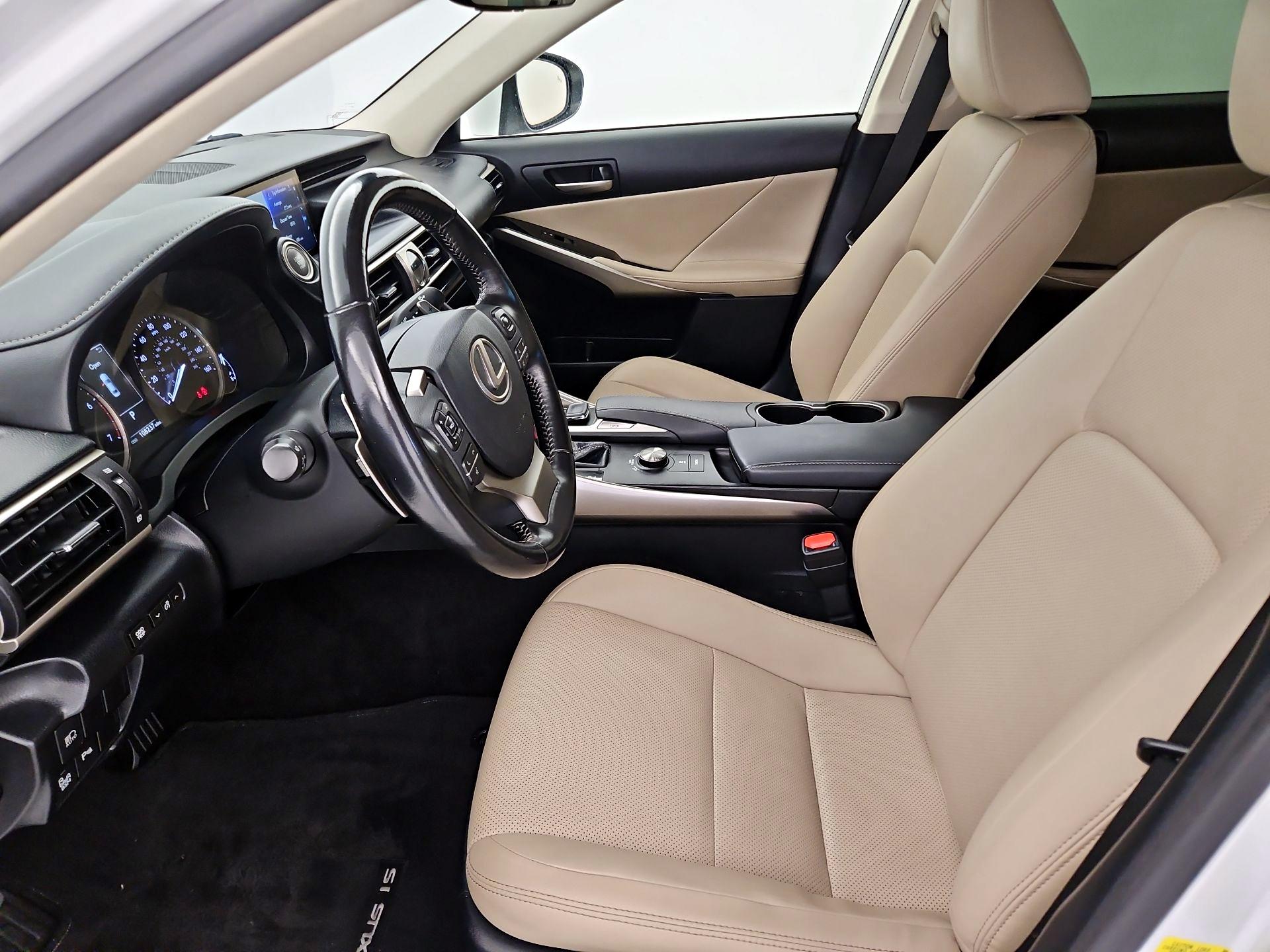 Thumbnail: 2017 Lexus IS - 11
