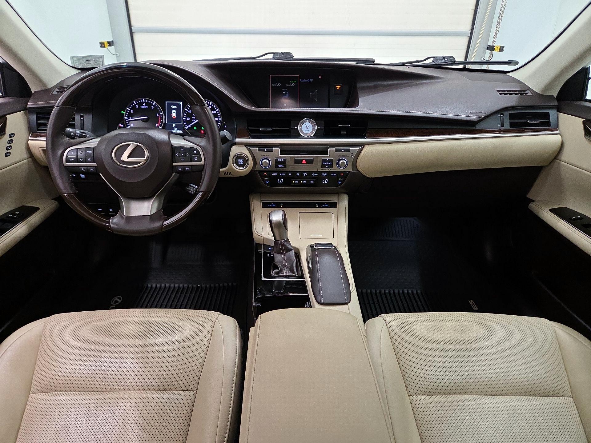 Thumbnail: 2018 Lexus ES - 9