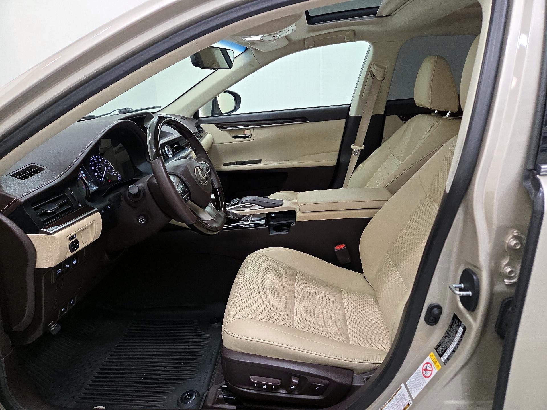 Thumbnail: 2018 Lexus ES - 11