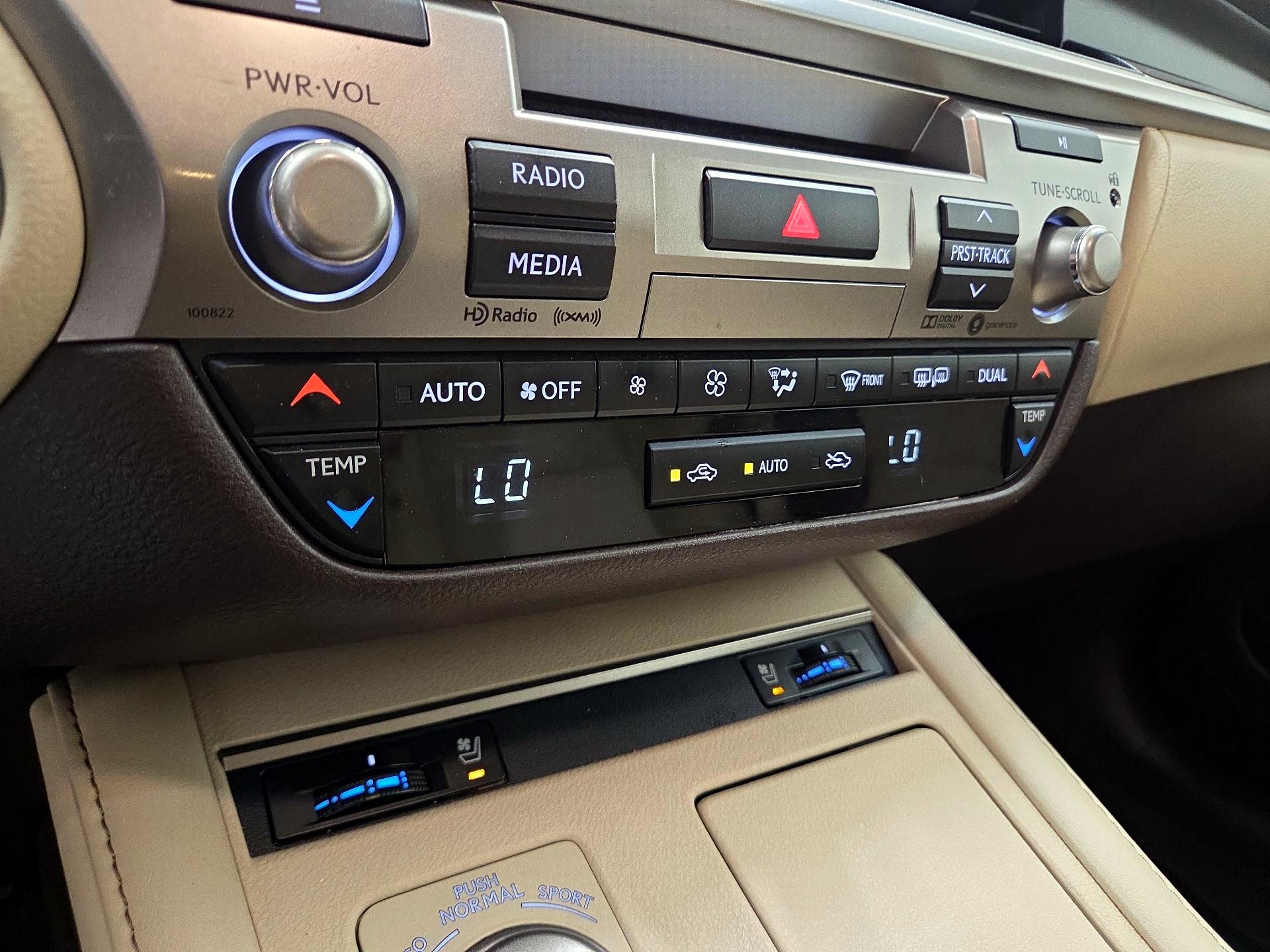 Thumbnail: 2018 Lexus ES - 16