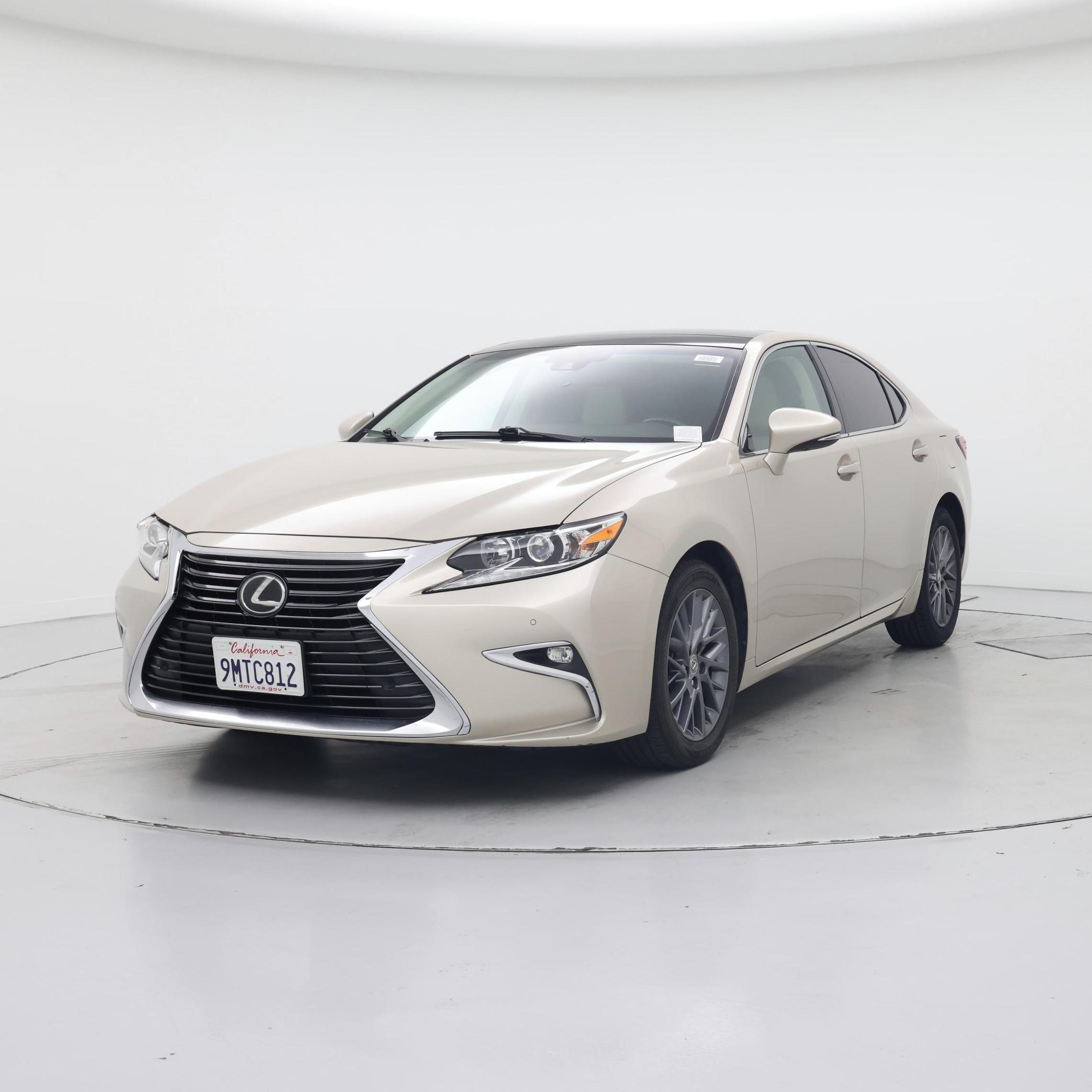 Thumbnail: 2018 Lexus ES - 4