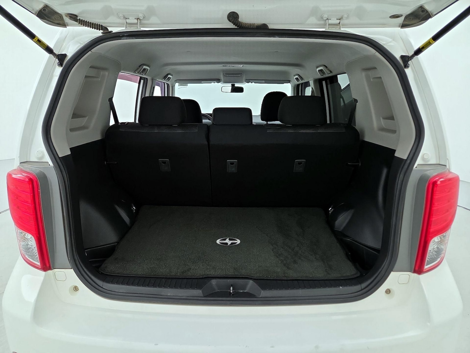 2014 Scion xB Base - Photo 19