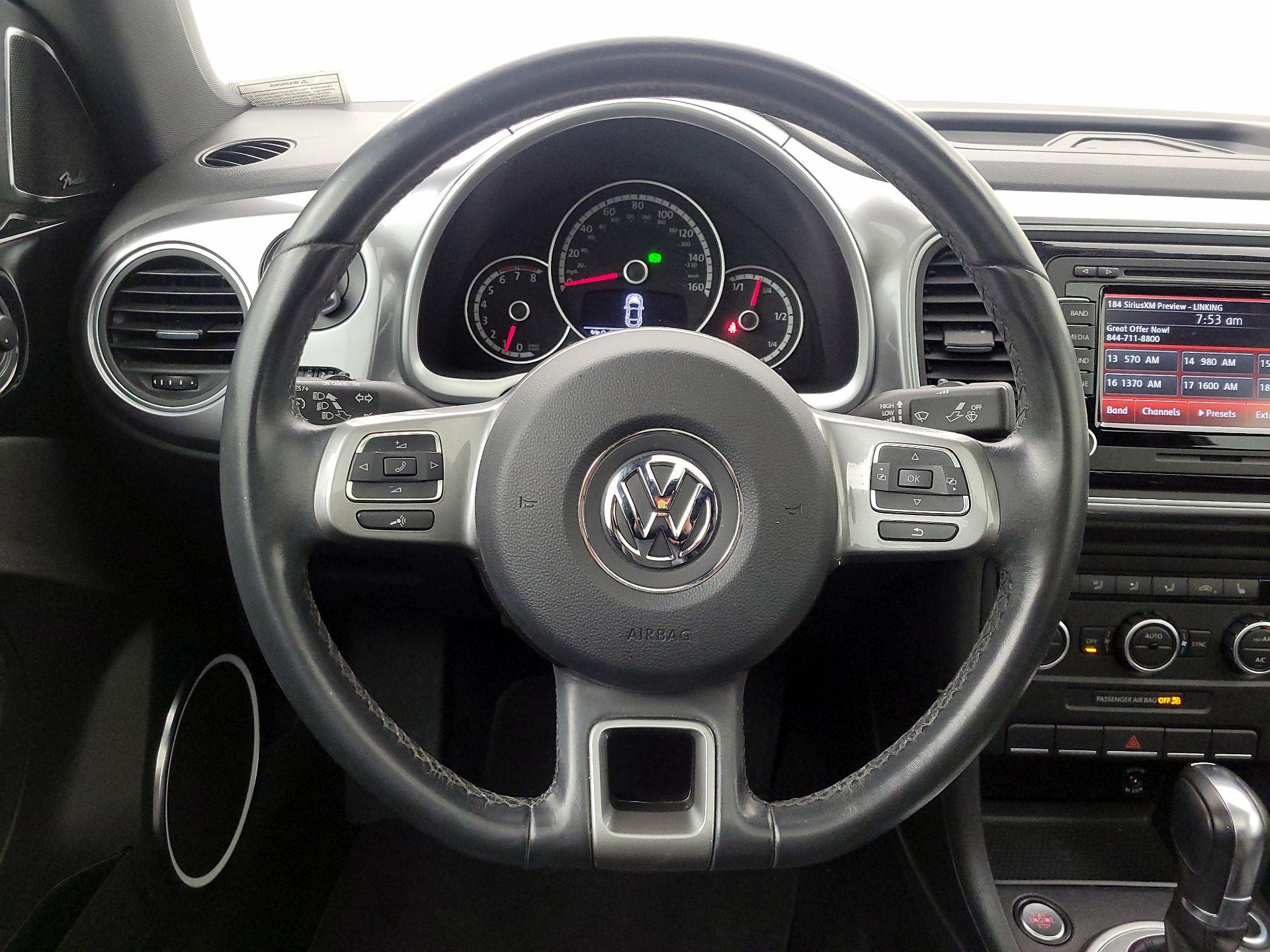 Thumbnail: 2014 Volkswagen Beetle - 10