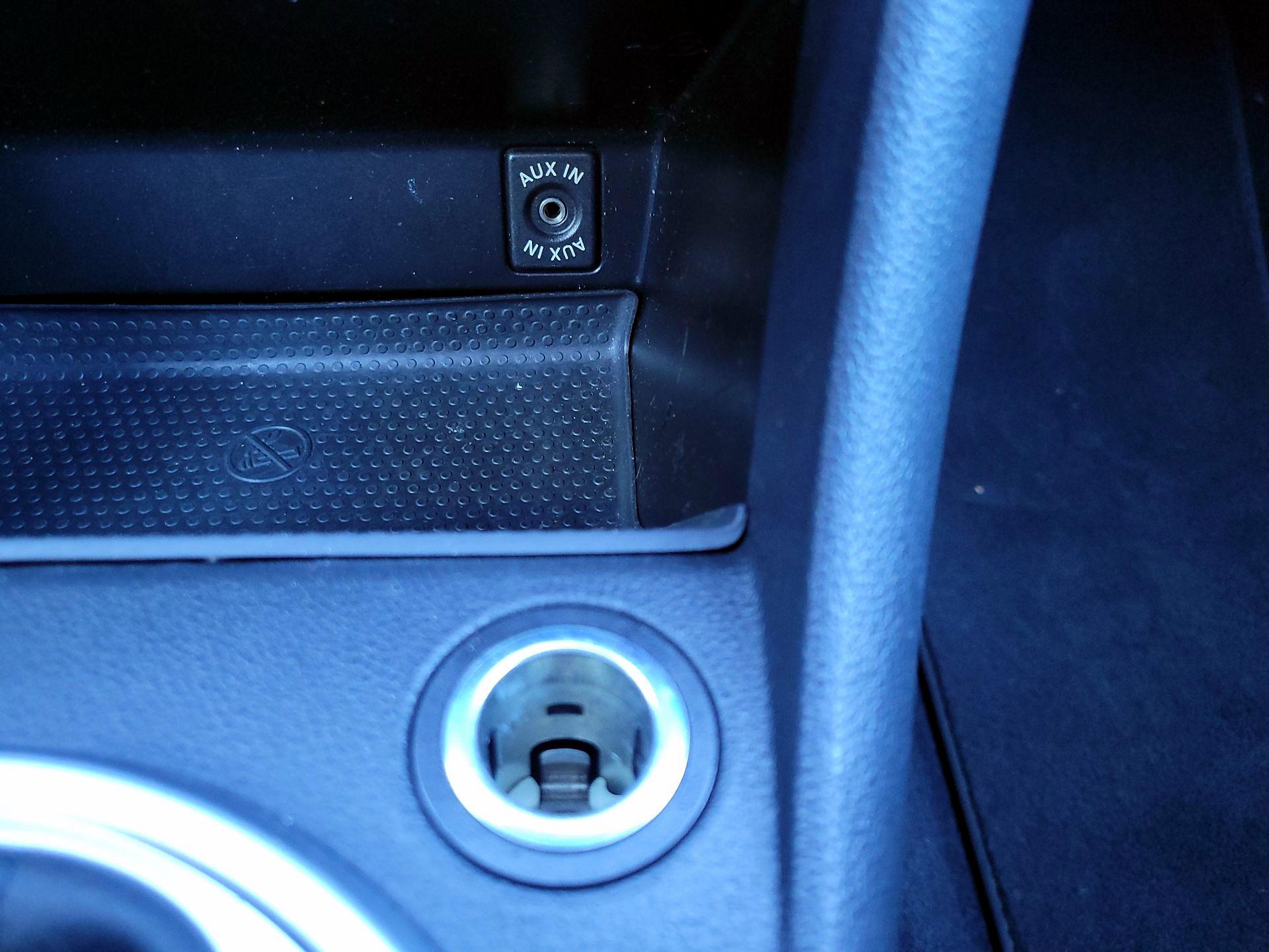 Thumbnail: 2014 Volkswagen Beetle - 17