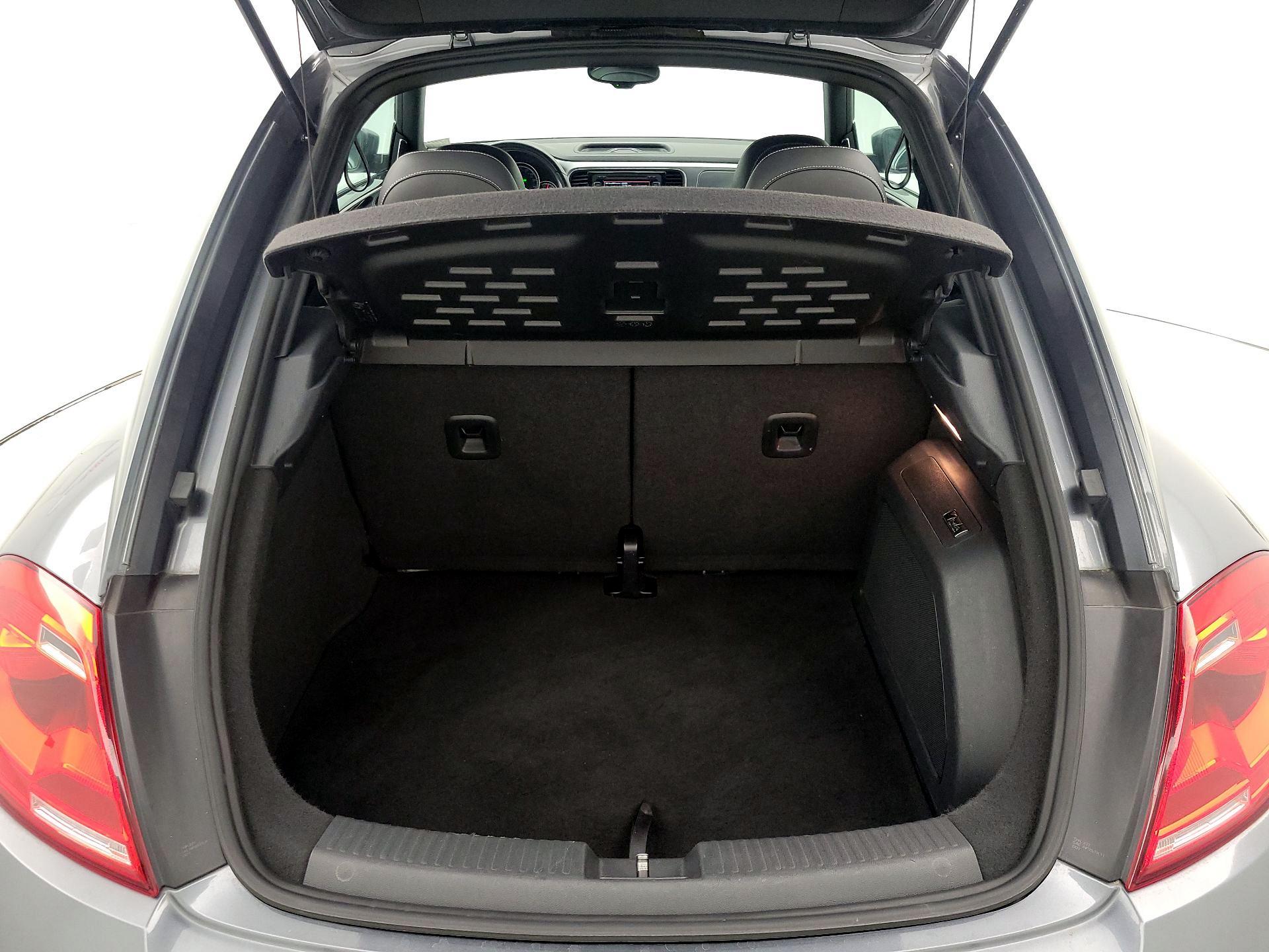 Thumbnail: 2014 Volkswagen Beetle - 19