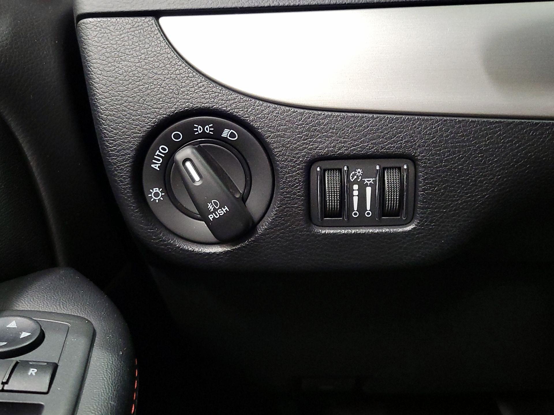 Thumbnail: 2019 Dodge Grand Caravan - 13