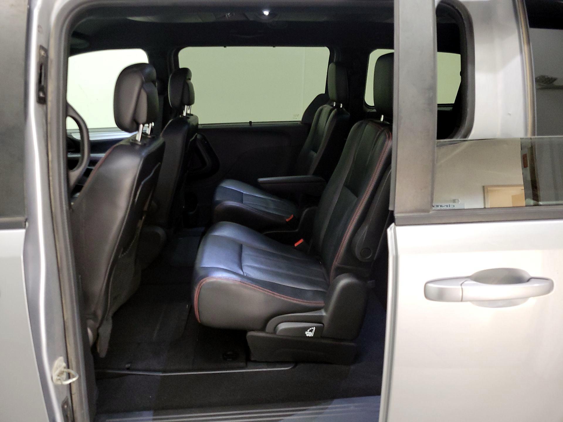 Thumbnail: 2019 Dodge Grand Caravan - 19