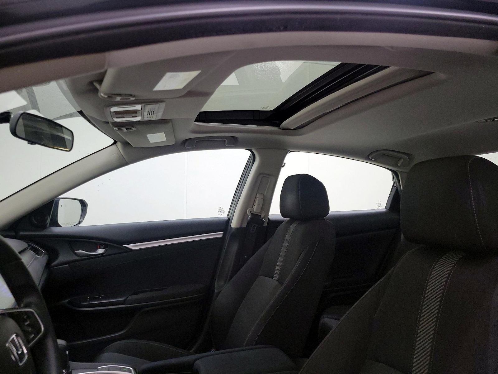 Sunroof(s) & Overhead Airbags