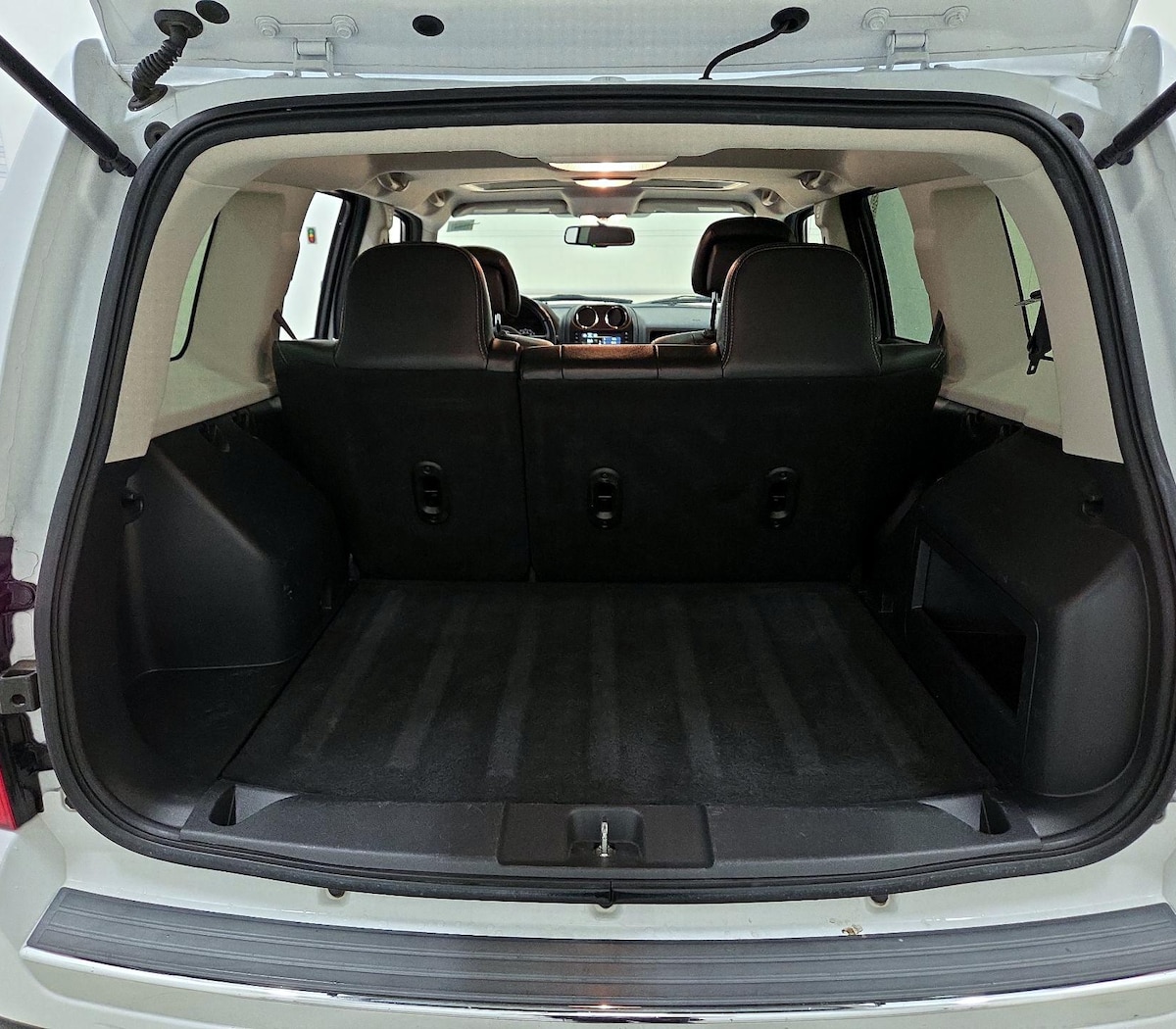 Trunk/Cargo (Seats Up)