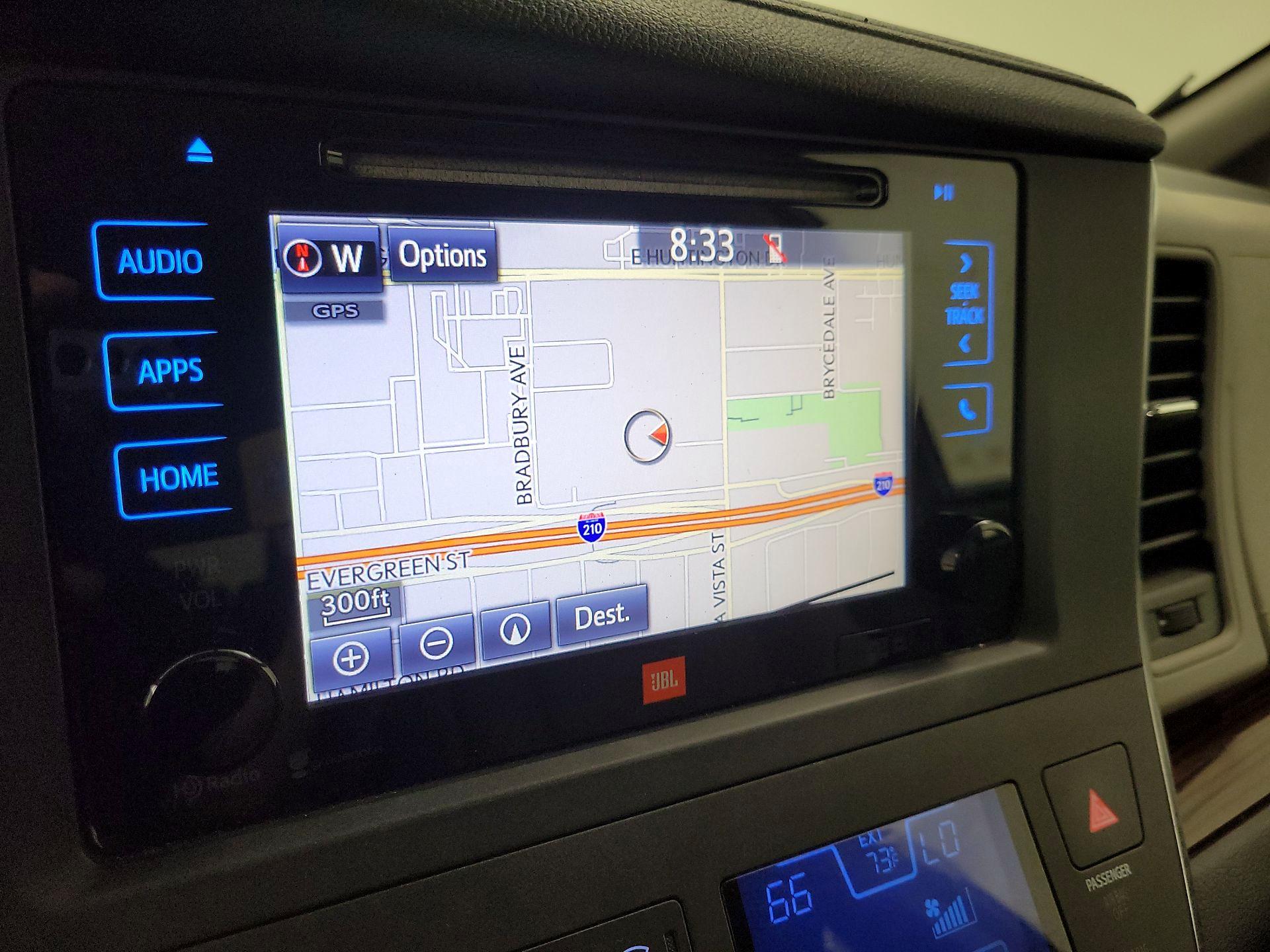 Thumbnail: 2015 Toyota Sienna - 14