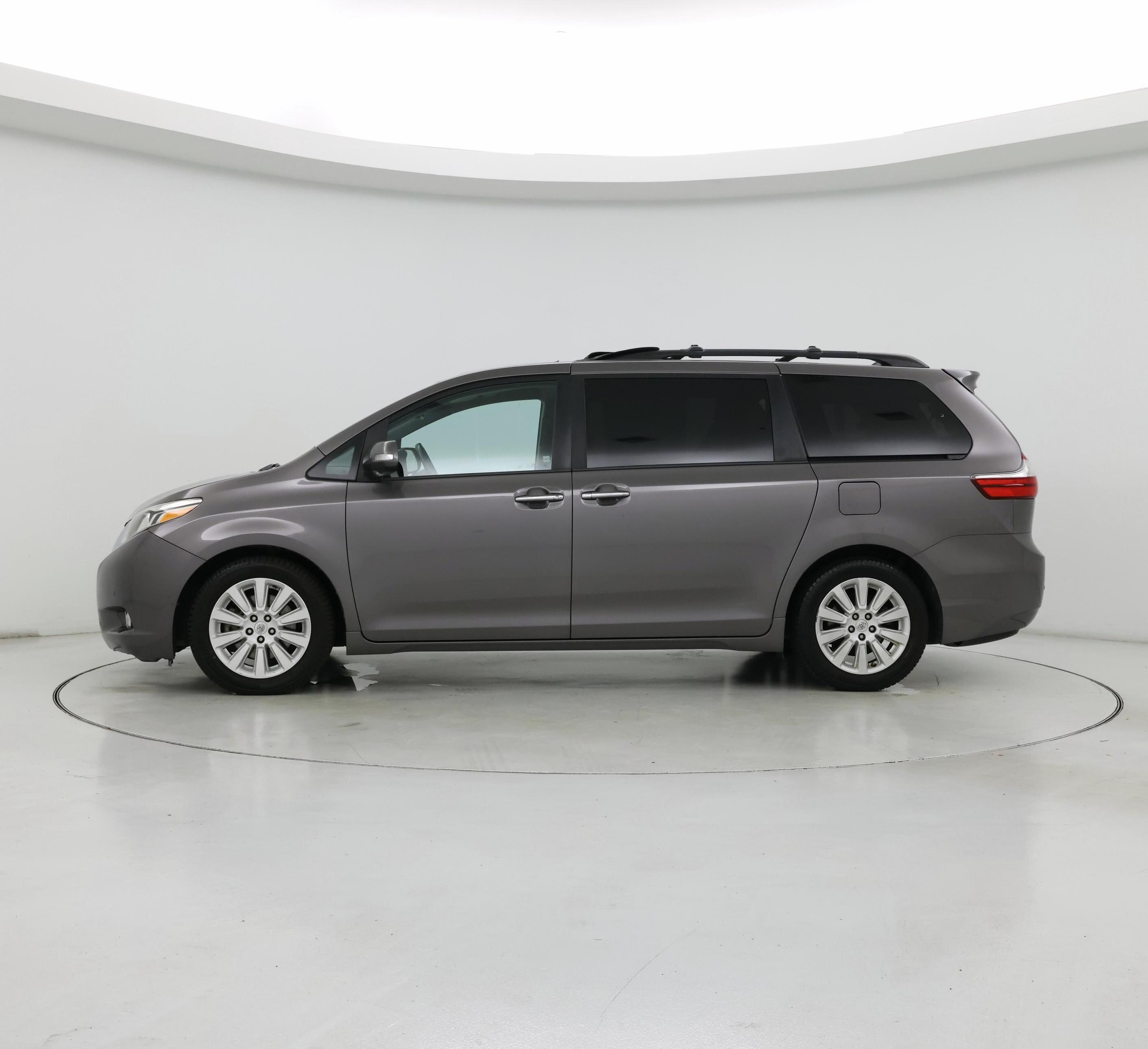 Thumbnail: 2015 Toyota Sienna - 3