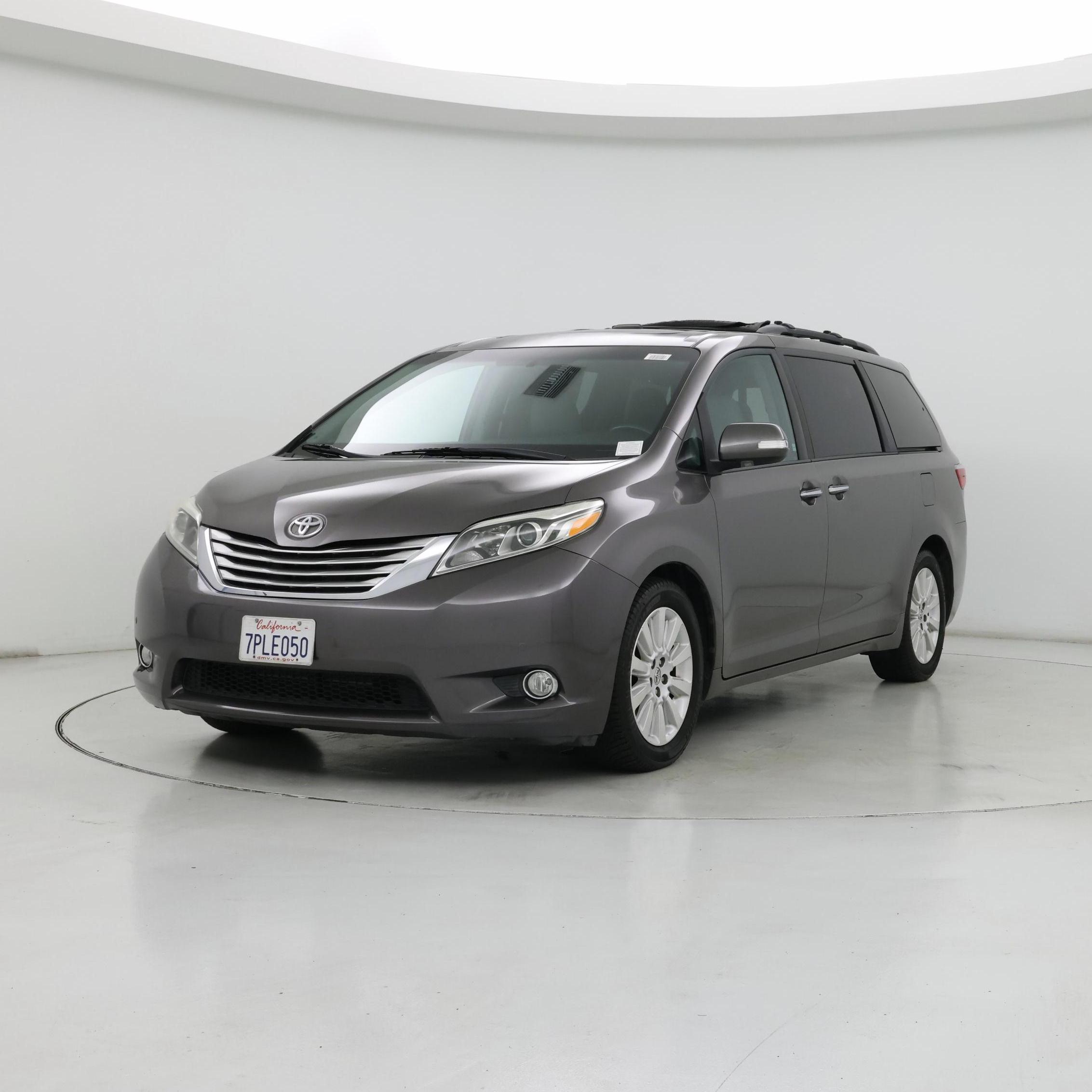 Thumbnail: 2015 Toyota Sienna - 4