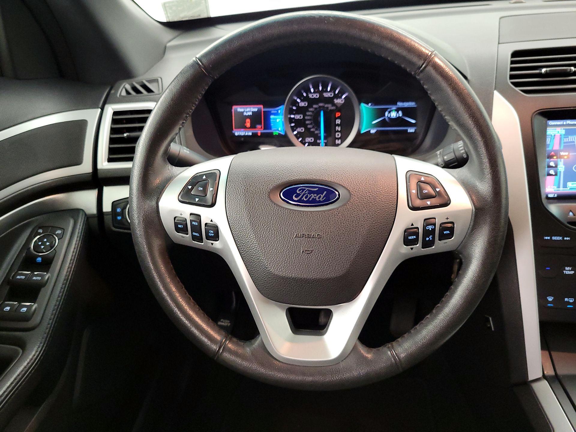 Thumbnail: 2015 Ford Explorer - 10