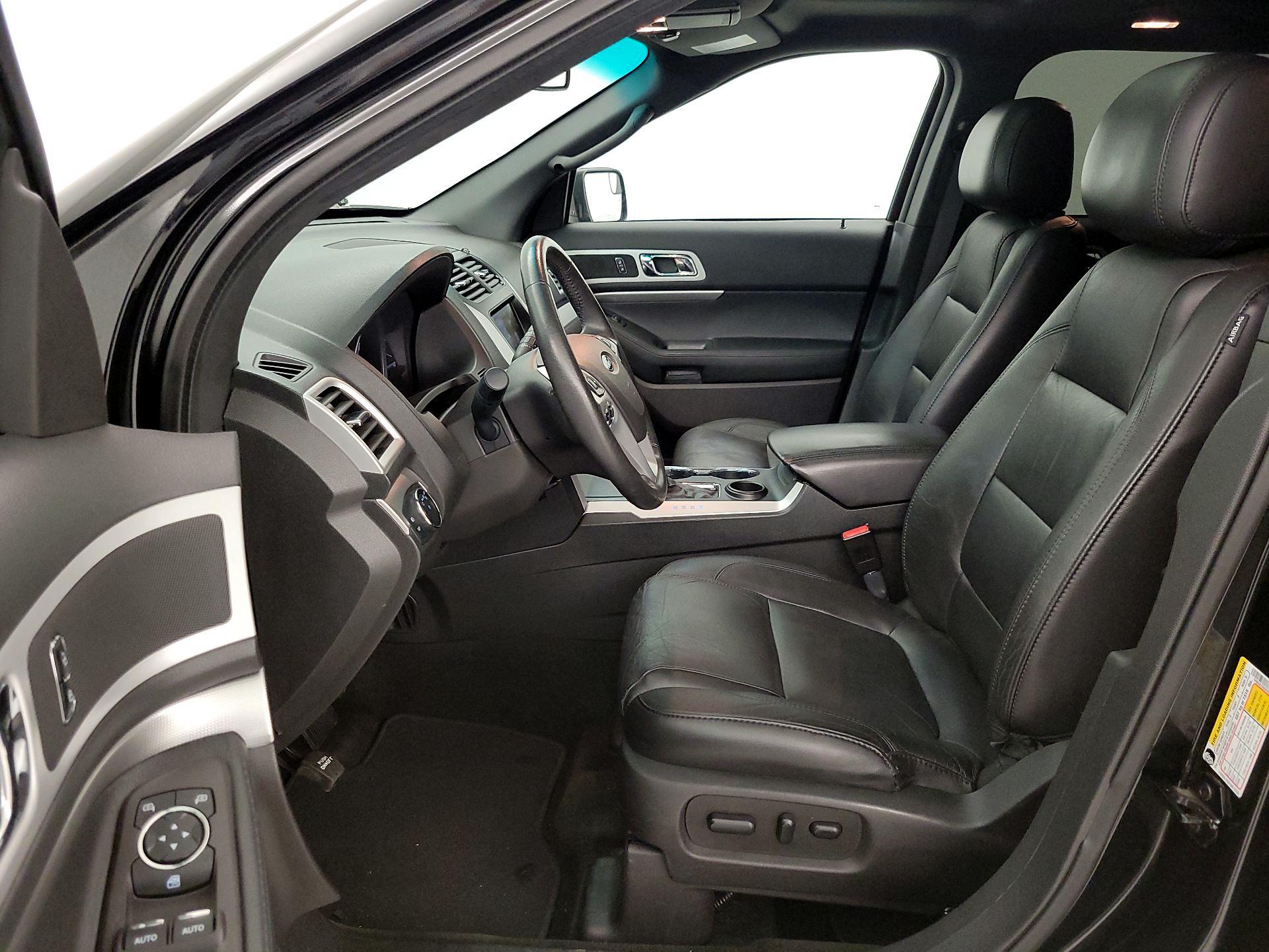 Thumbnail: 2015 Ford Explorer - 11
