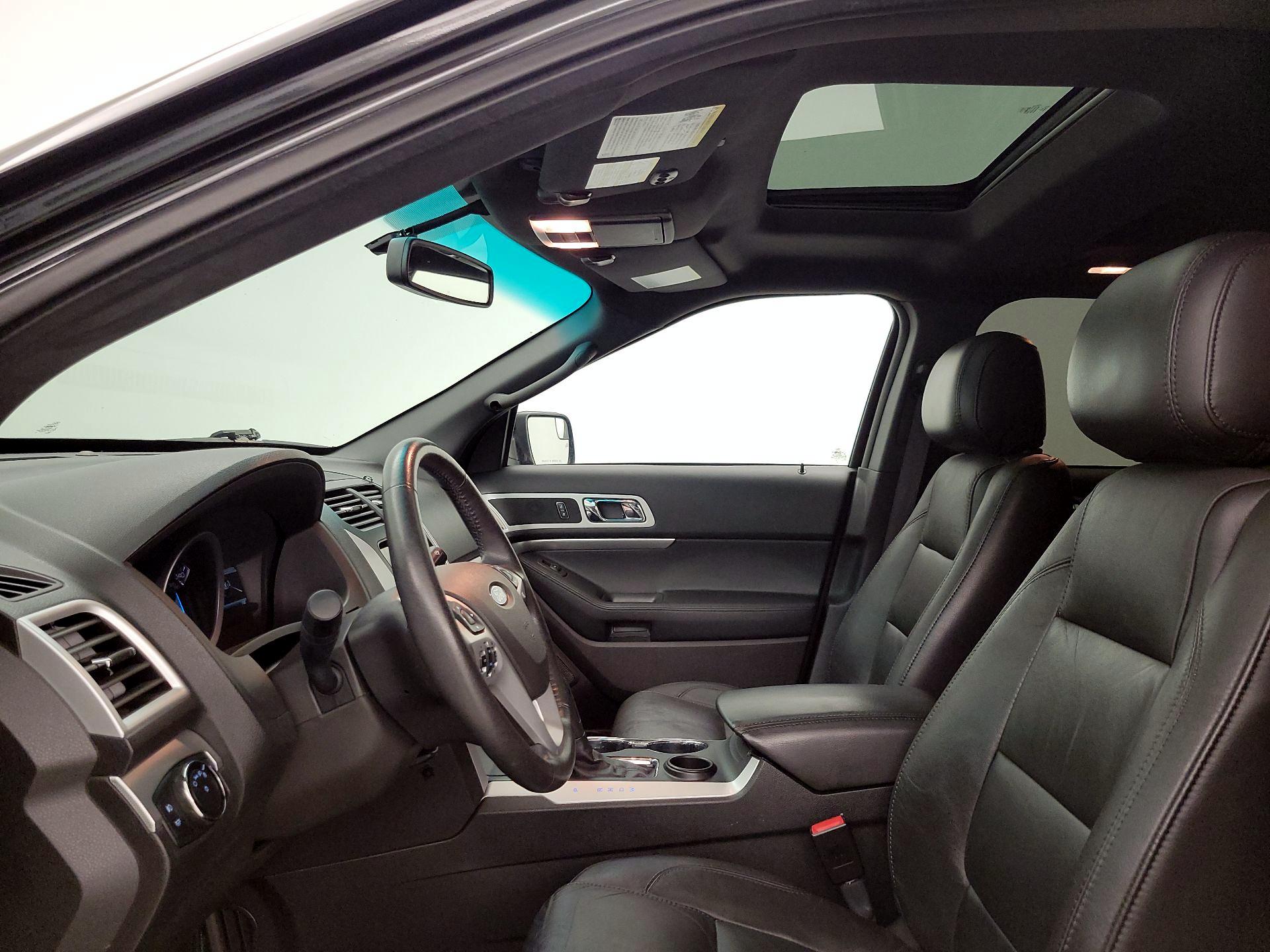 Thumbnail: 2015 Ford Explorer - 20