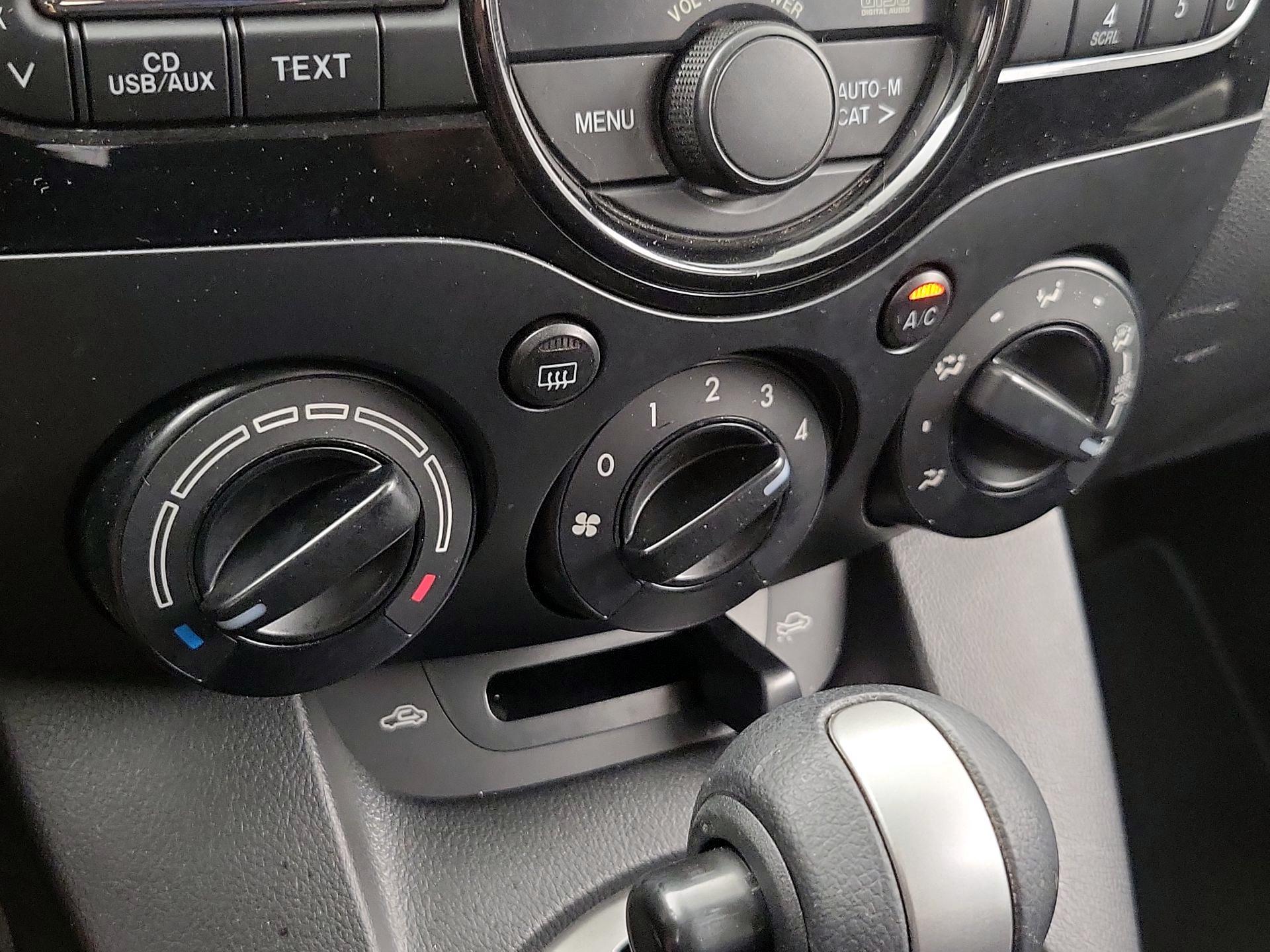 Thumbnail: 2014 Mazda Mazda2 - 15