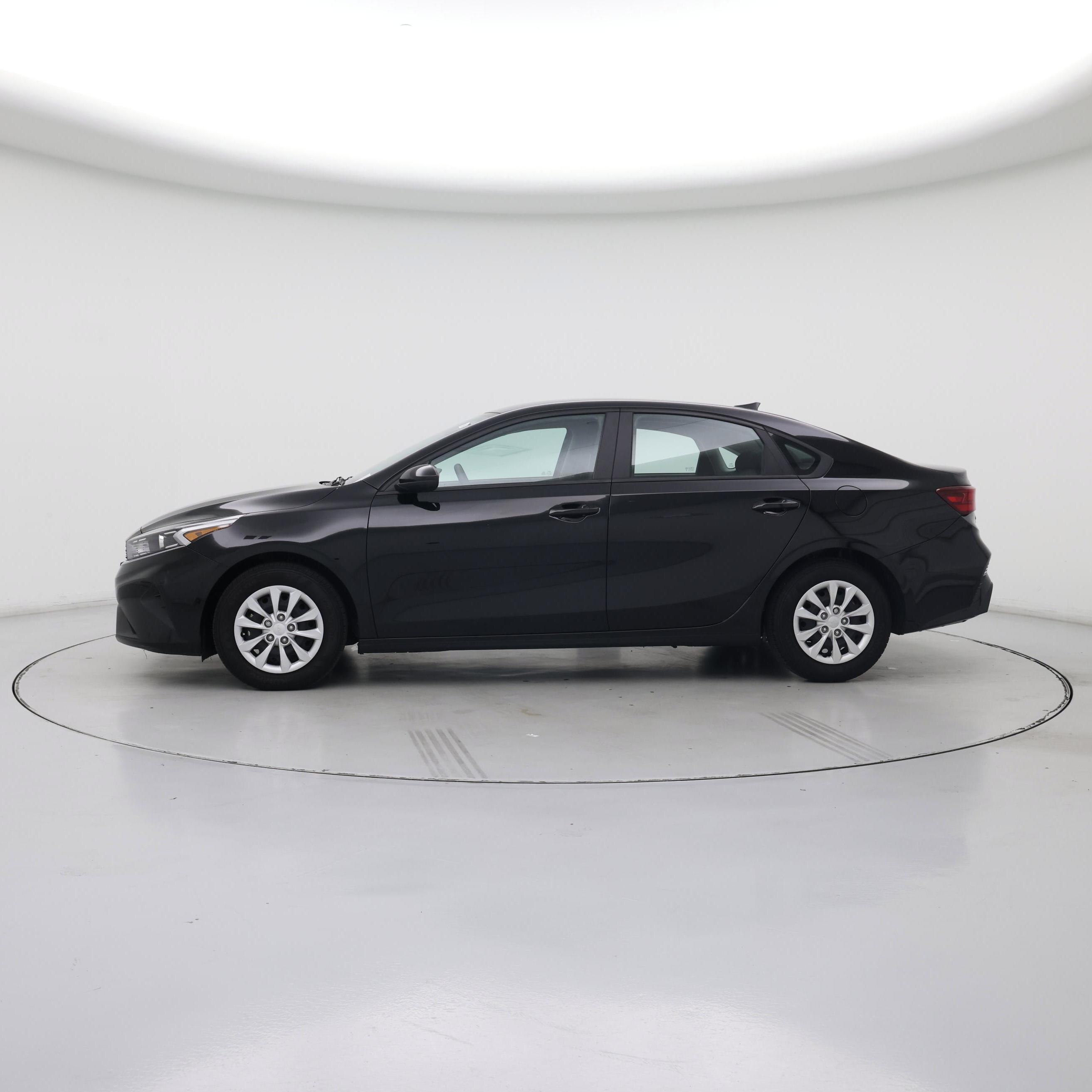 Thumbnail: 2023 Kia Forte - 3