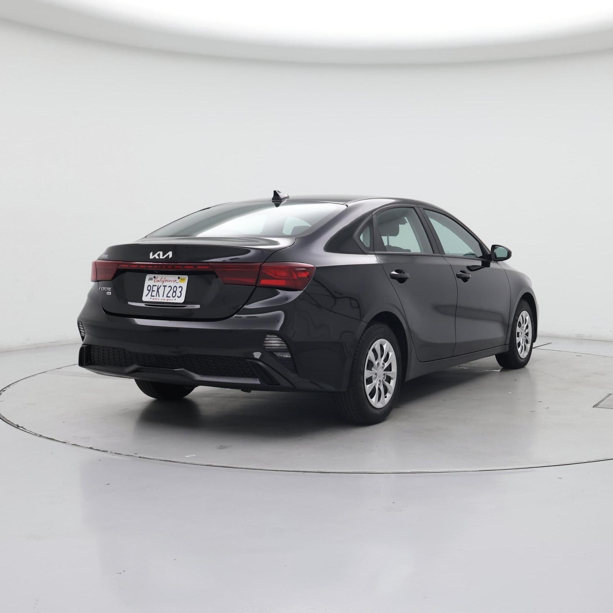Thumbnail: 2023 Kia Forte - 8
