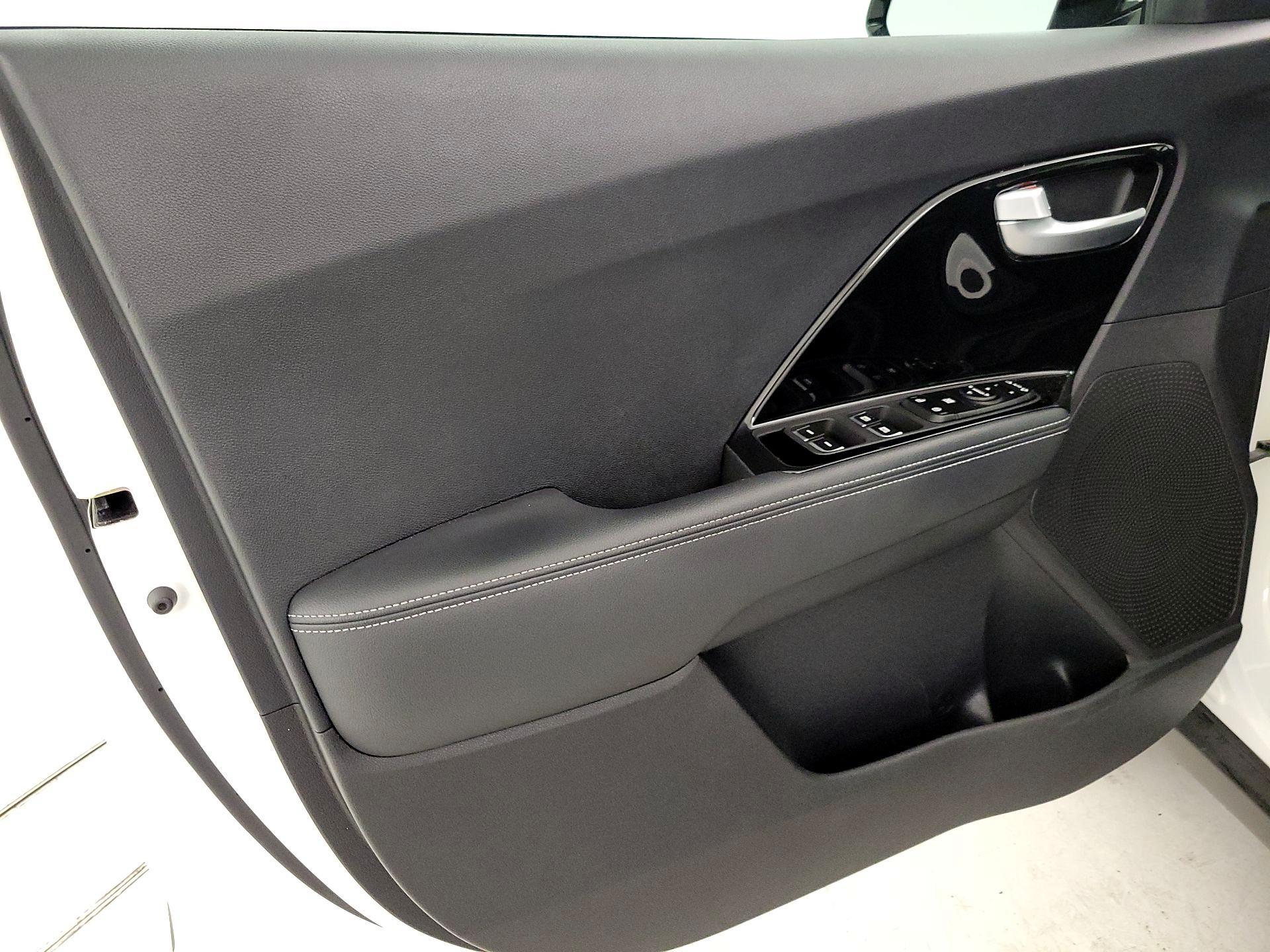 Thumbnail: 2019 Kia Niro - 12
