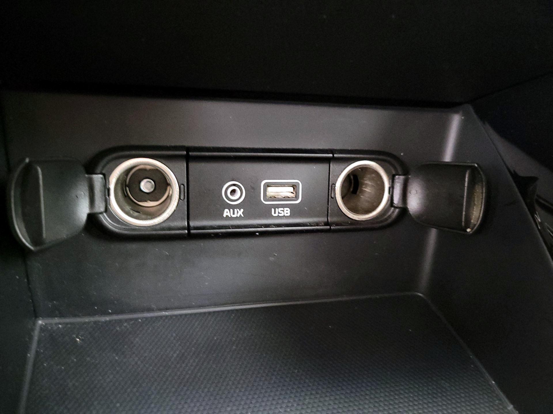 Thumbnail: 2019 Kia Niro - 18