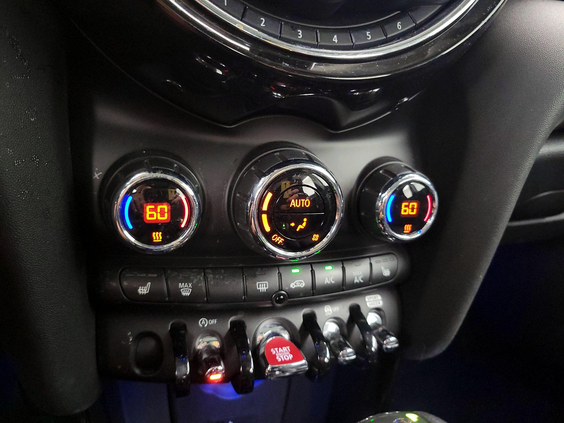 Thumbnail: 2019 MINI Cooper Hardtop - 16