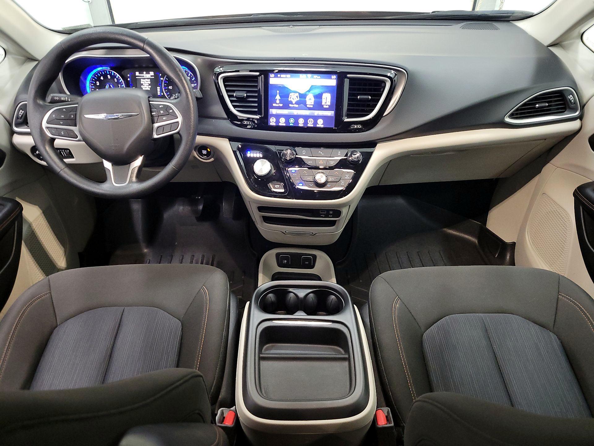 Thumbnail: 2020 Chrysler Pacifica - 9