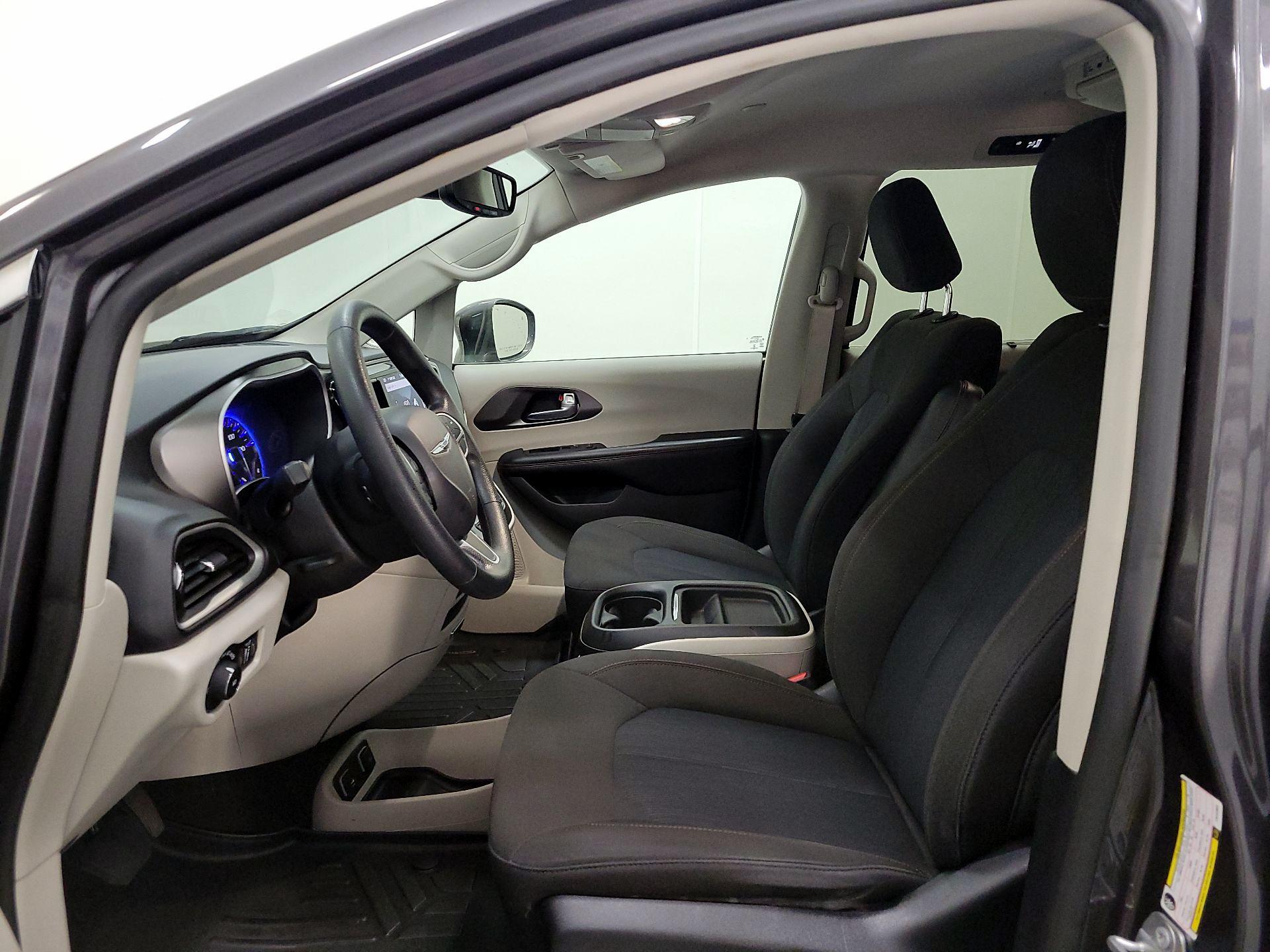 Thumbnail: 2020 Chrysler Pacifica - 11