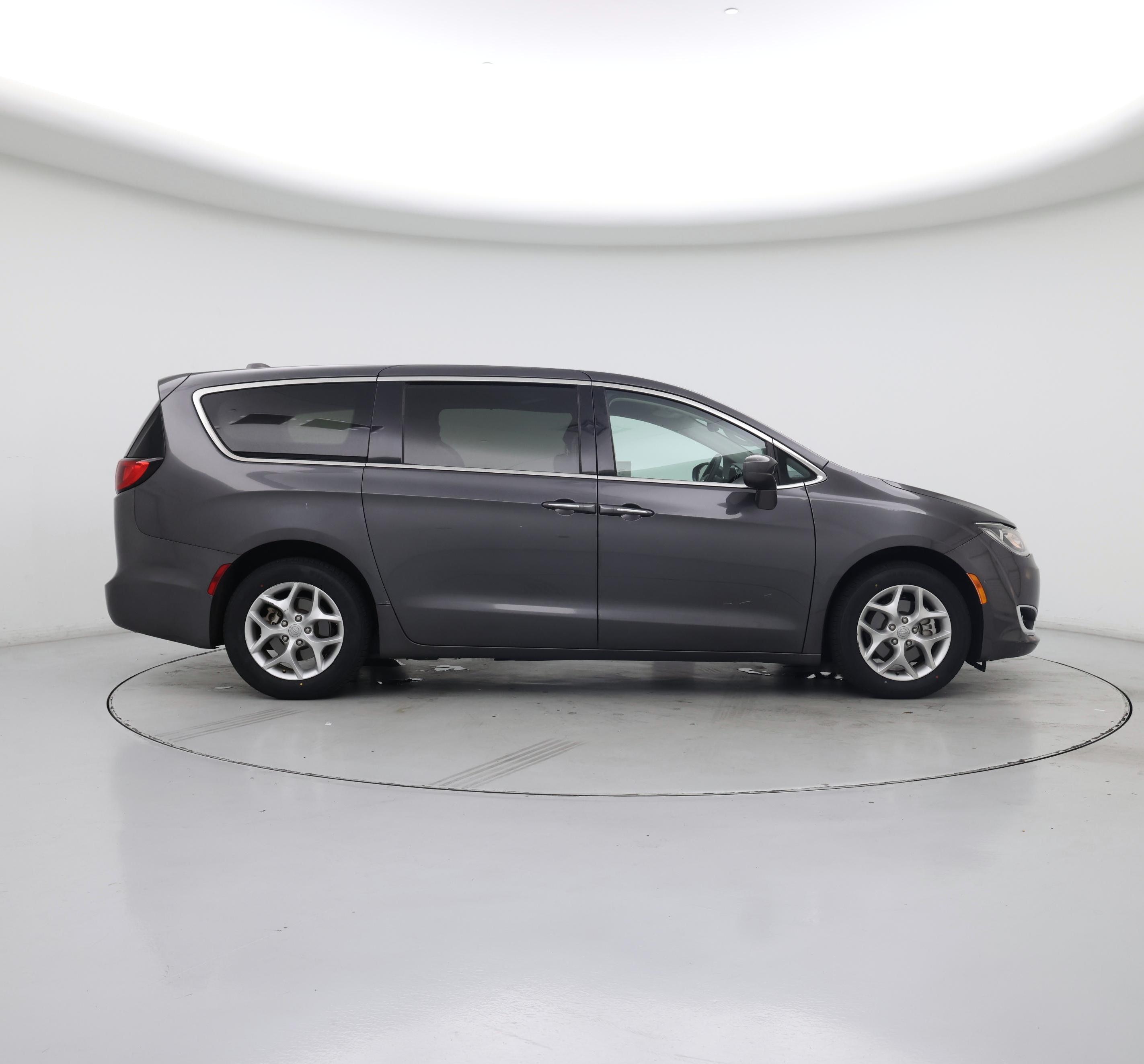 Thumbnail: 2020 Chrysler Pacifica - 7
