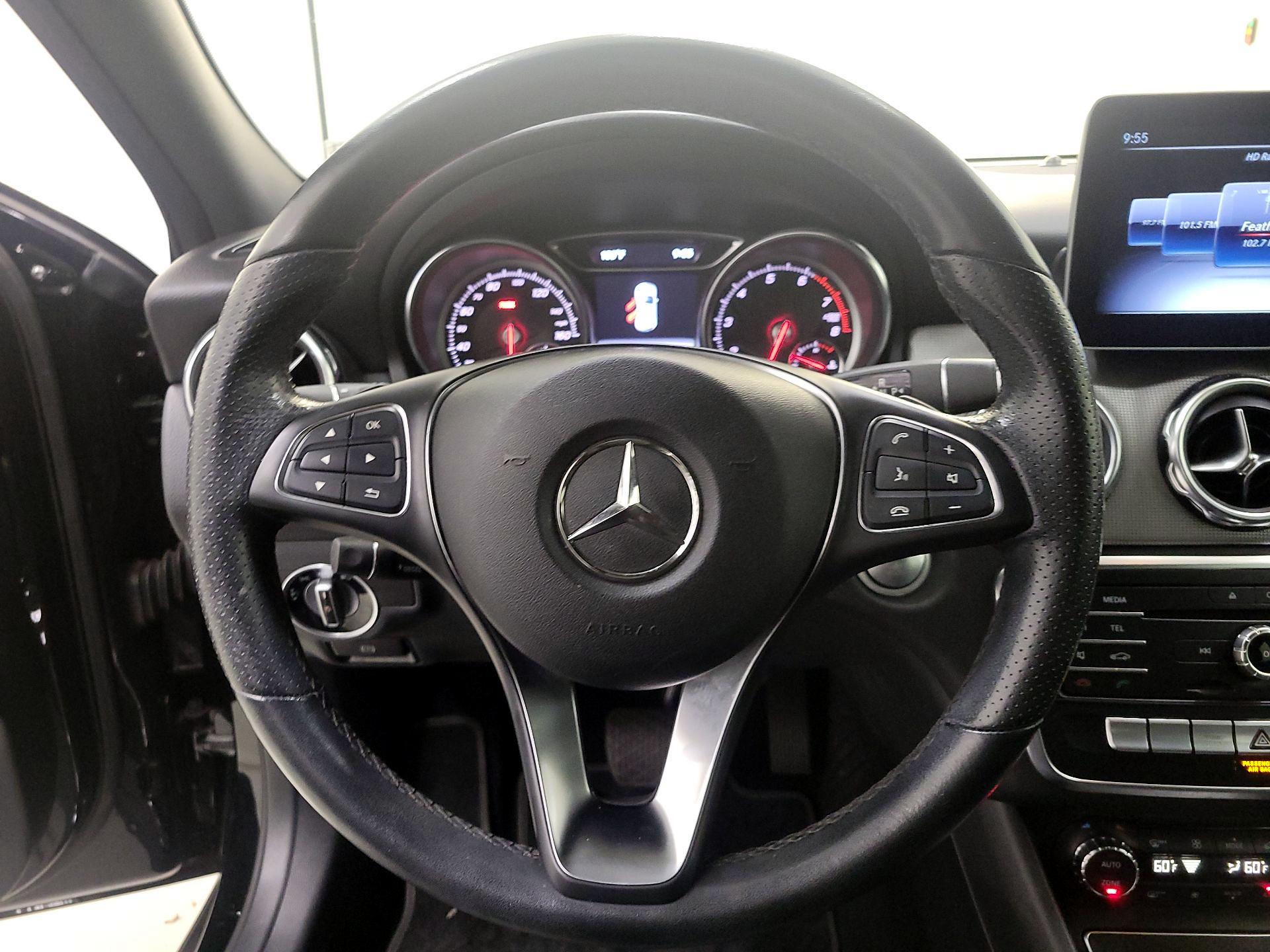 Thumbnail: 2020 Mercedes-Benz GLA - 10