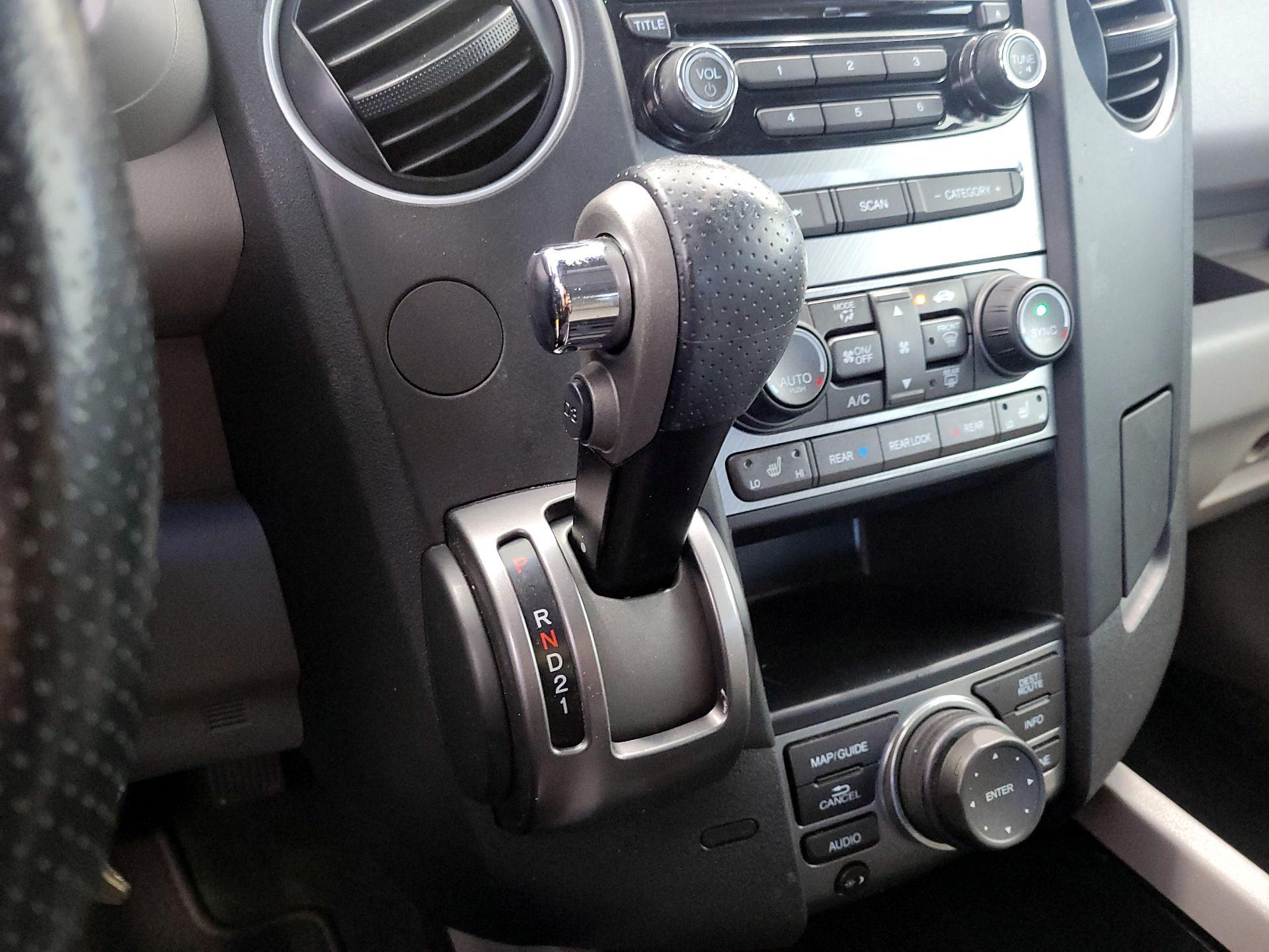 Thumbnail: 2015 Honda Pilot - 18