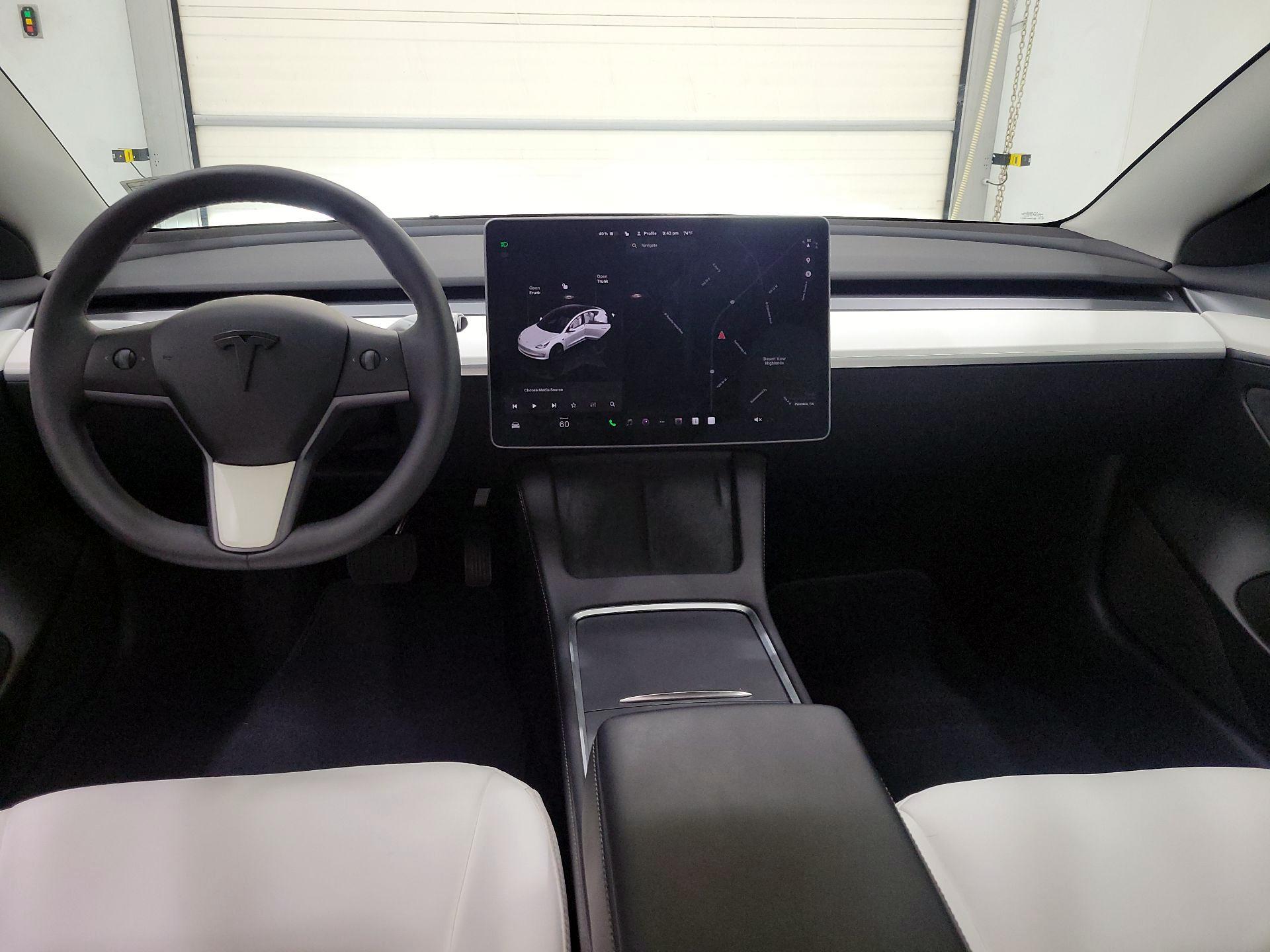 Thumbnail: 2023 Tesla Model 3 - 9