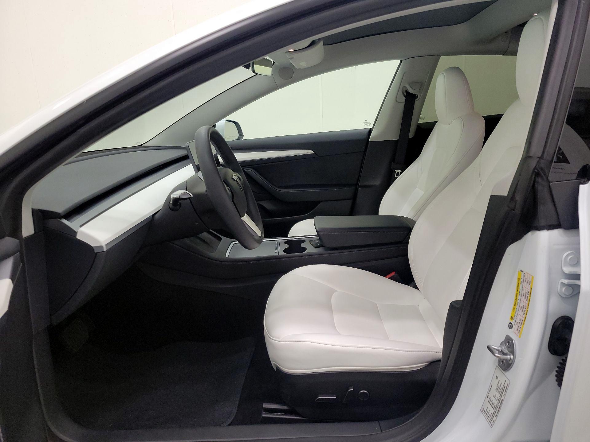 Thumbnail: 2023 Tesla Model 3 - 11