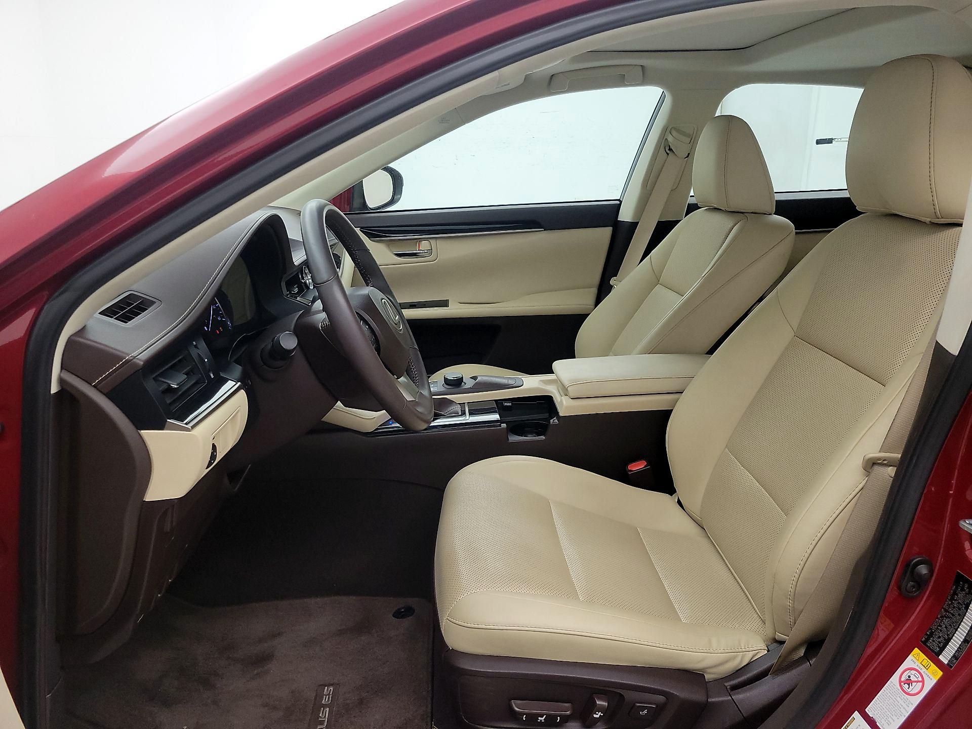 Thumbnail: 2016 Lexus ES - 11