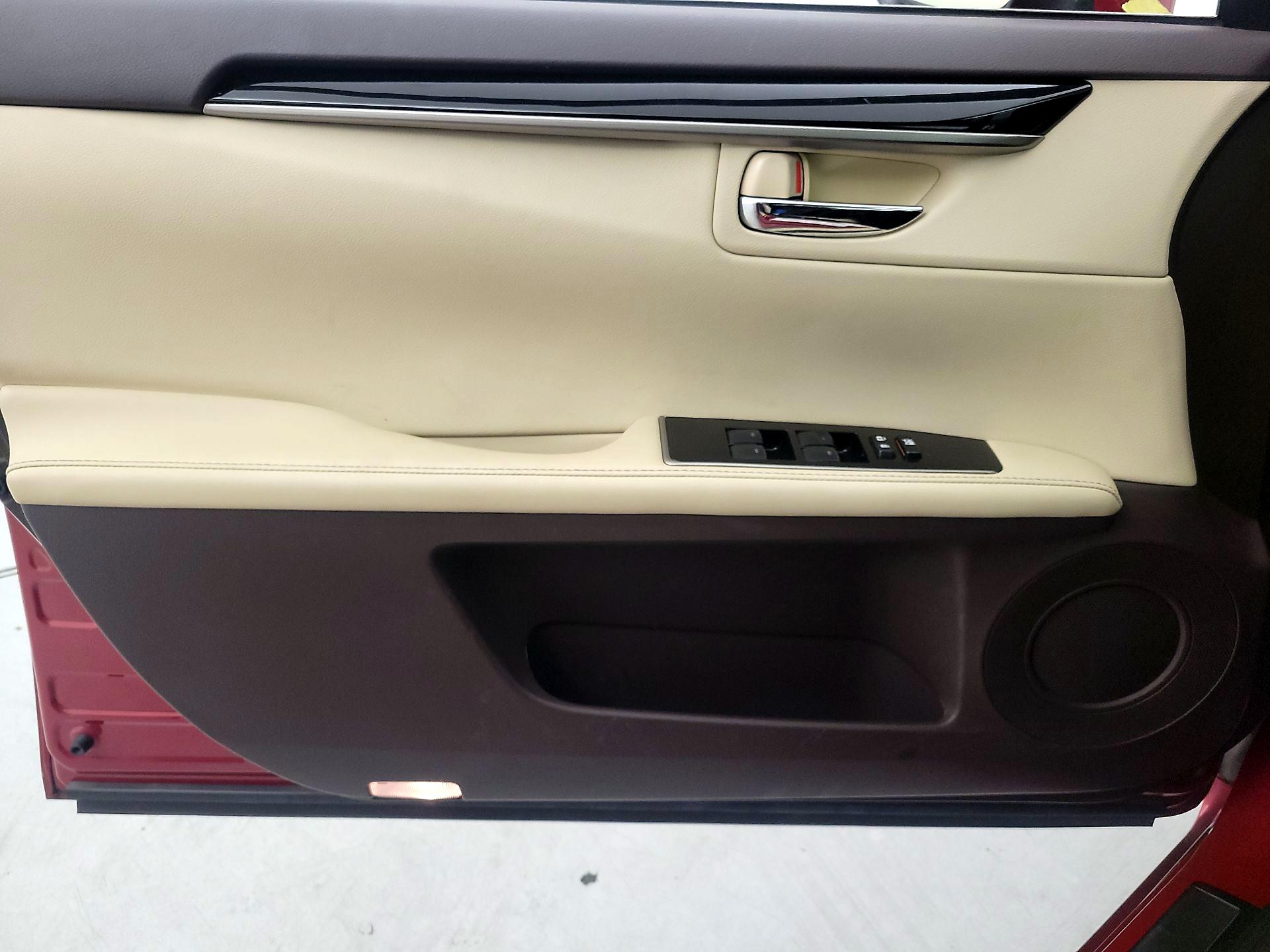 Thumbnail: 2016 Lexus ES - 12