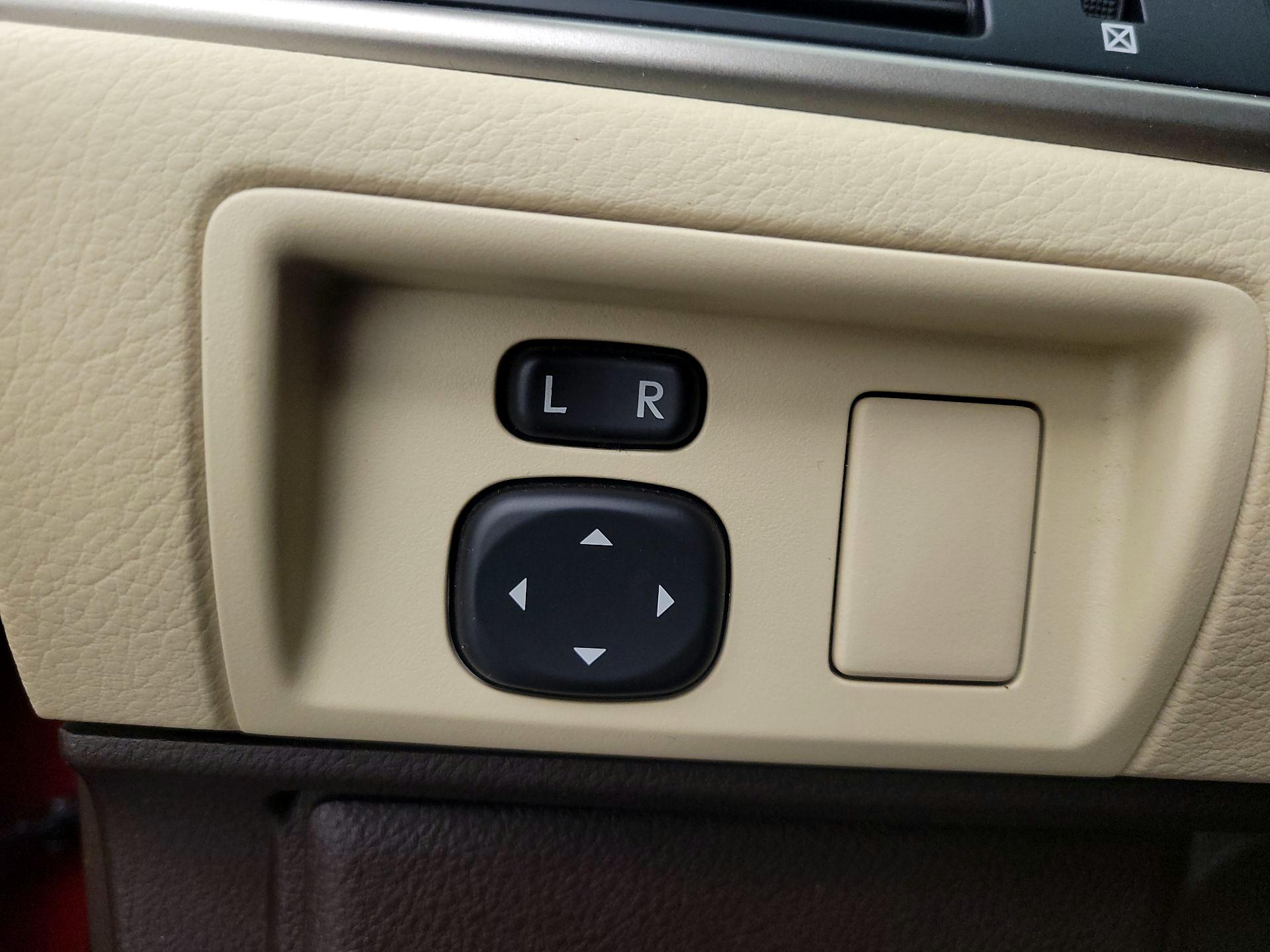 Thumbnail: 2016 Lexus ES - 13