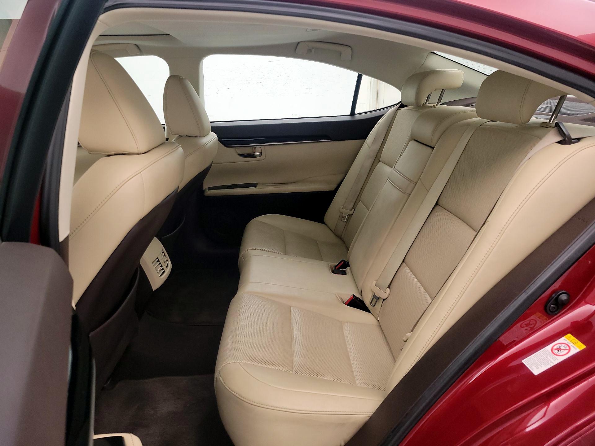 Thumbnail: 2016 Lexus ES - 19